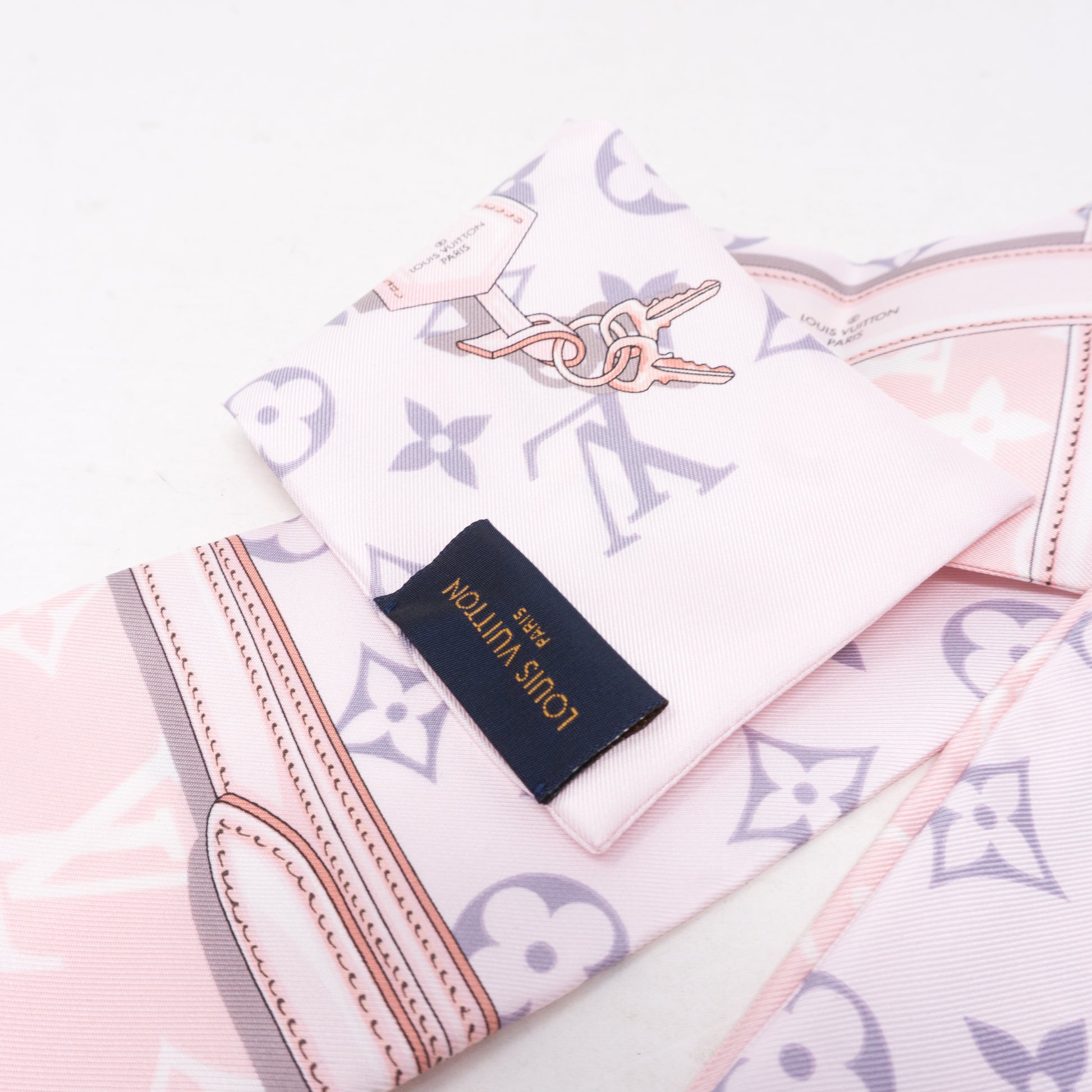 Louis Vuitton® Denimgram Confidential Bandeau Light Pink. Size
