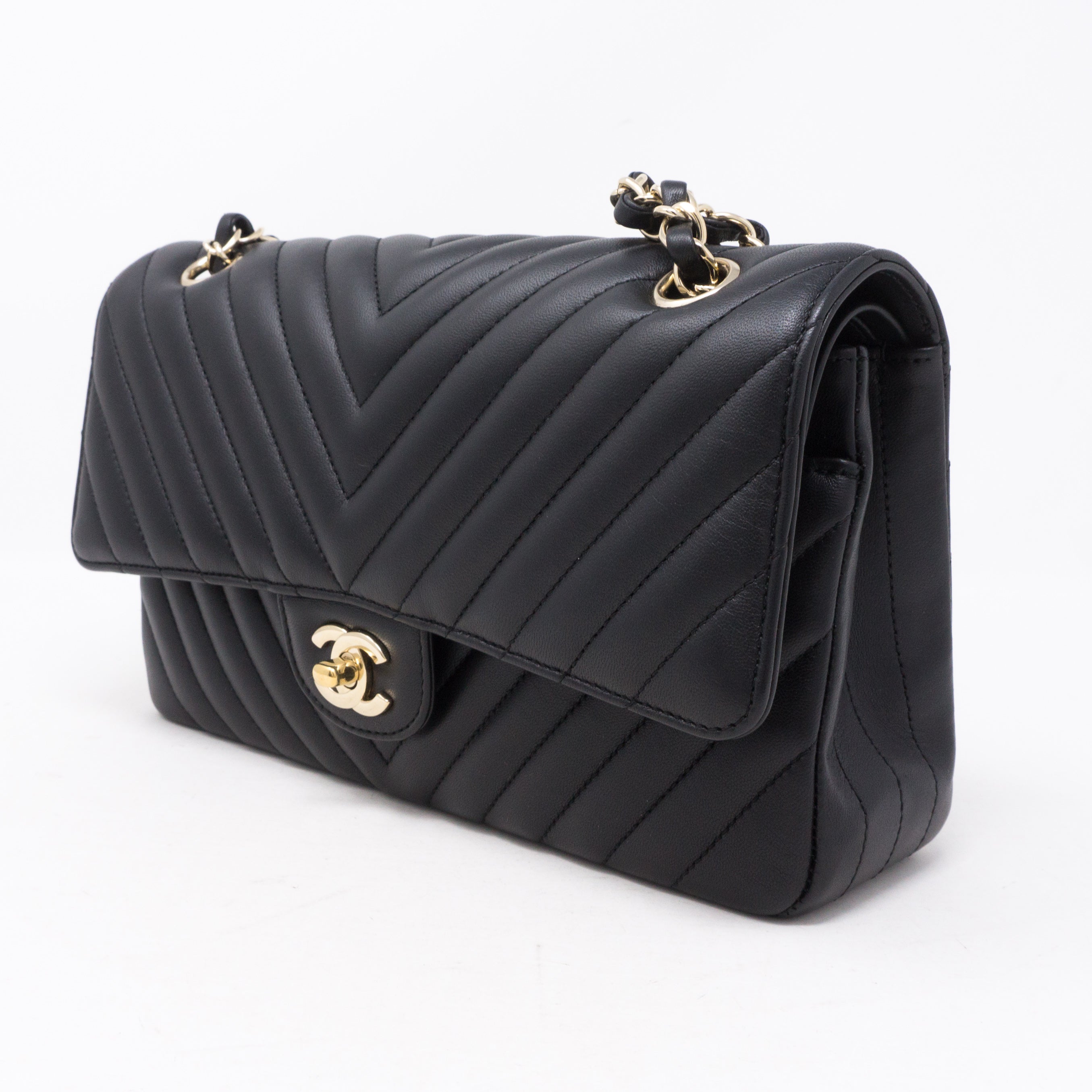 Classic Double Flap Medium Chevron Black Gold