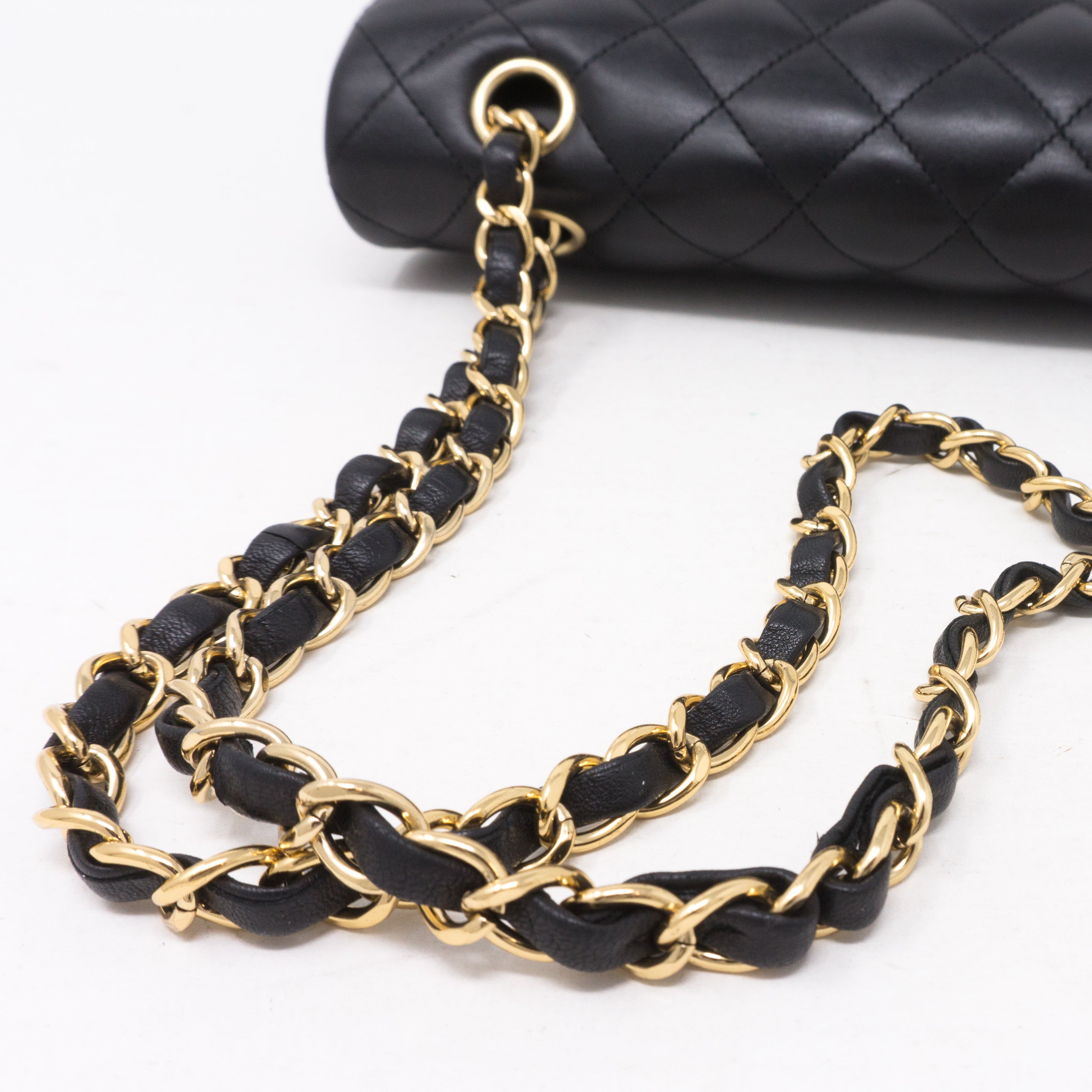 Classic Double Flap Medium Black Gold