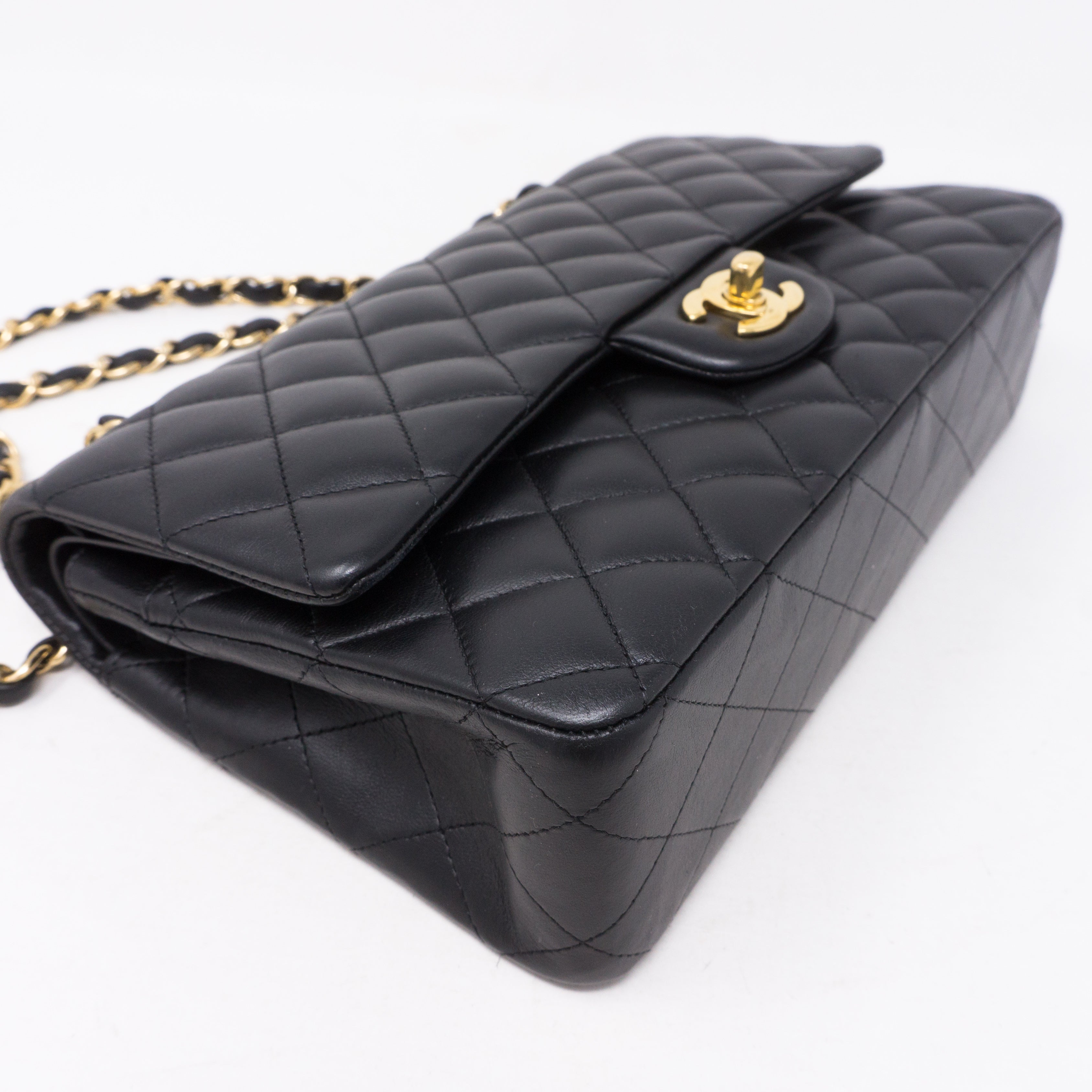 Classic Double Flap Medium Black Gold