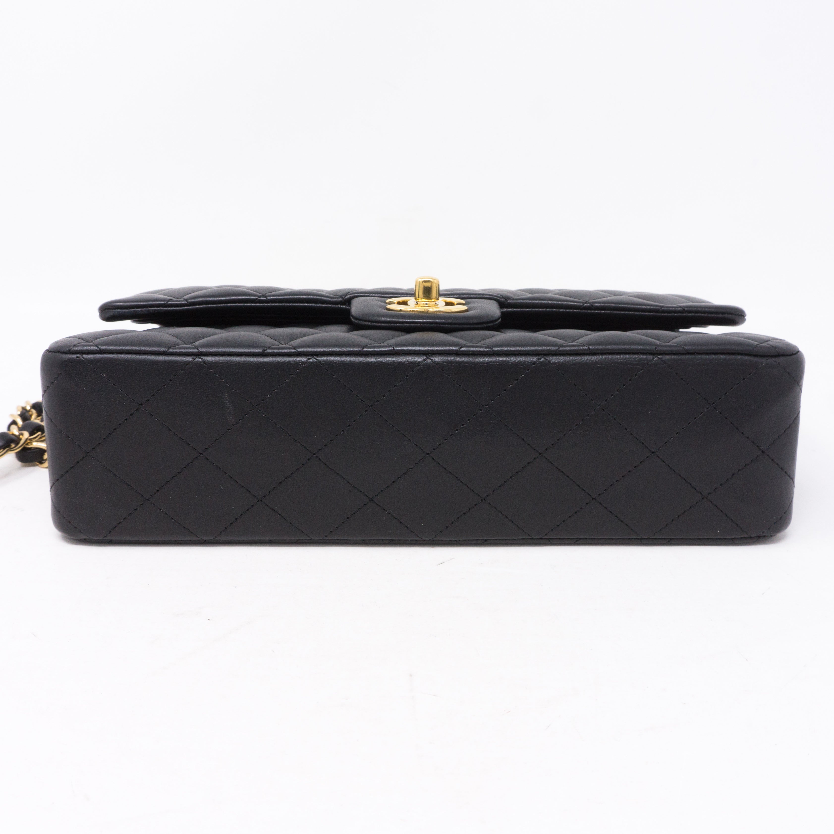 Classic Double Flap Medium Black Gold