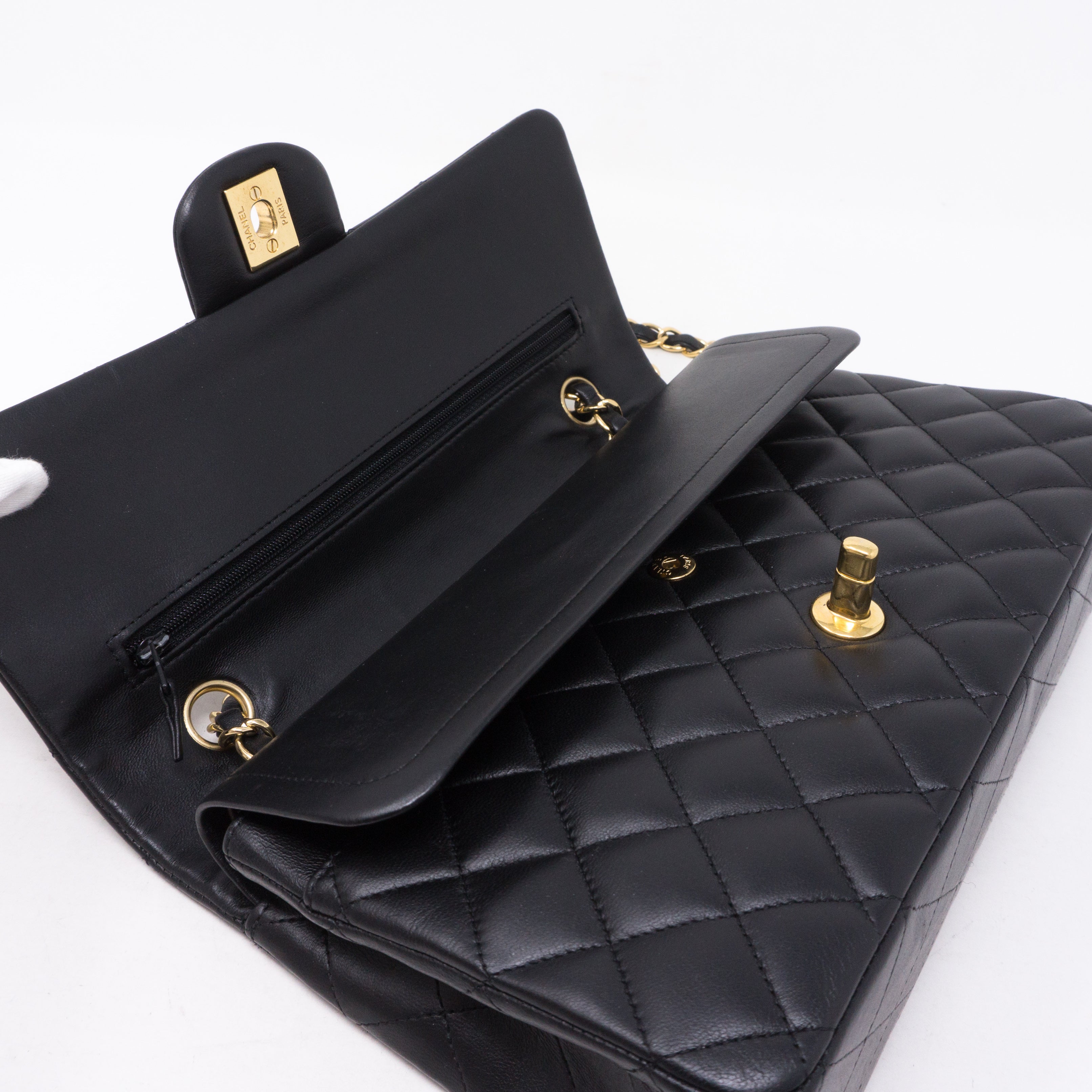 Classic Double Flap Medium Black Gold