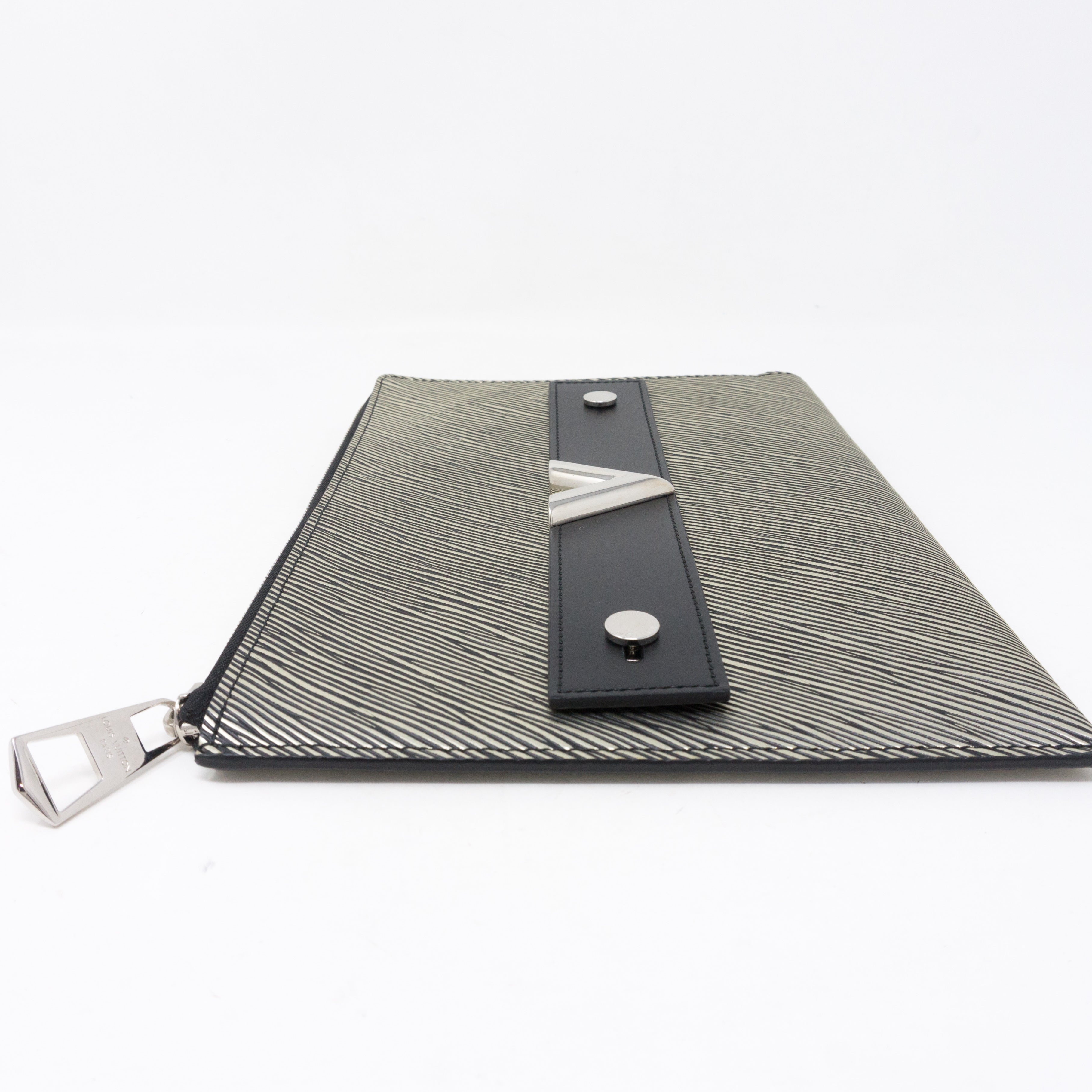 Essentials V Pochette Platine Epi Leather
