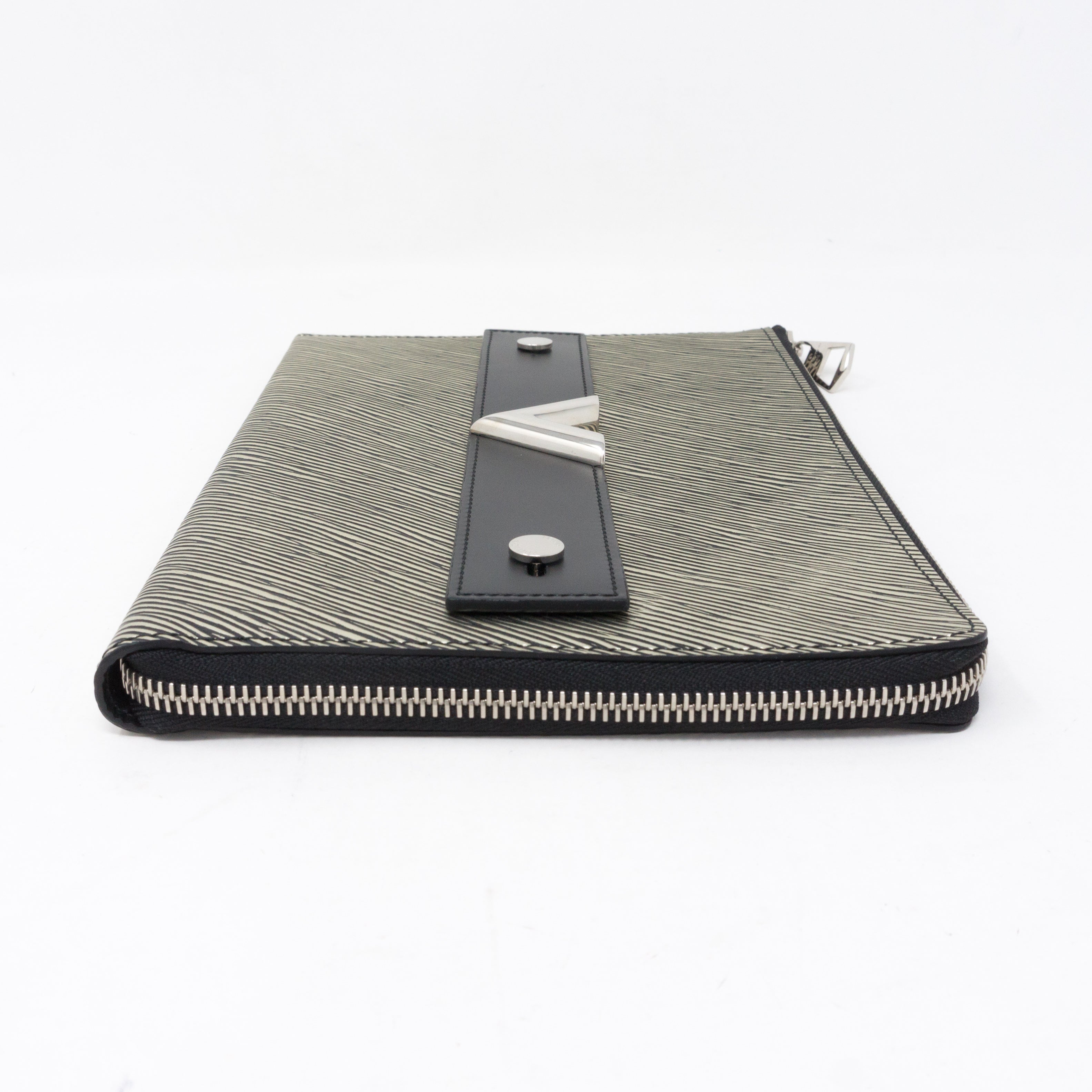 Essentials V Pochette Platine Epi Leather