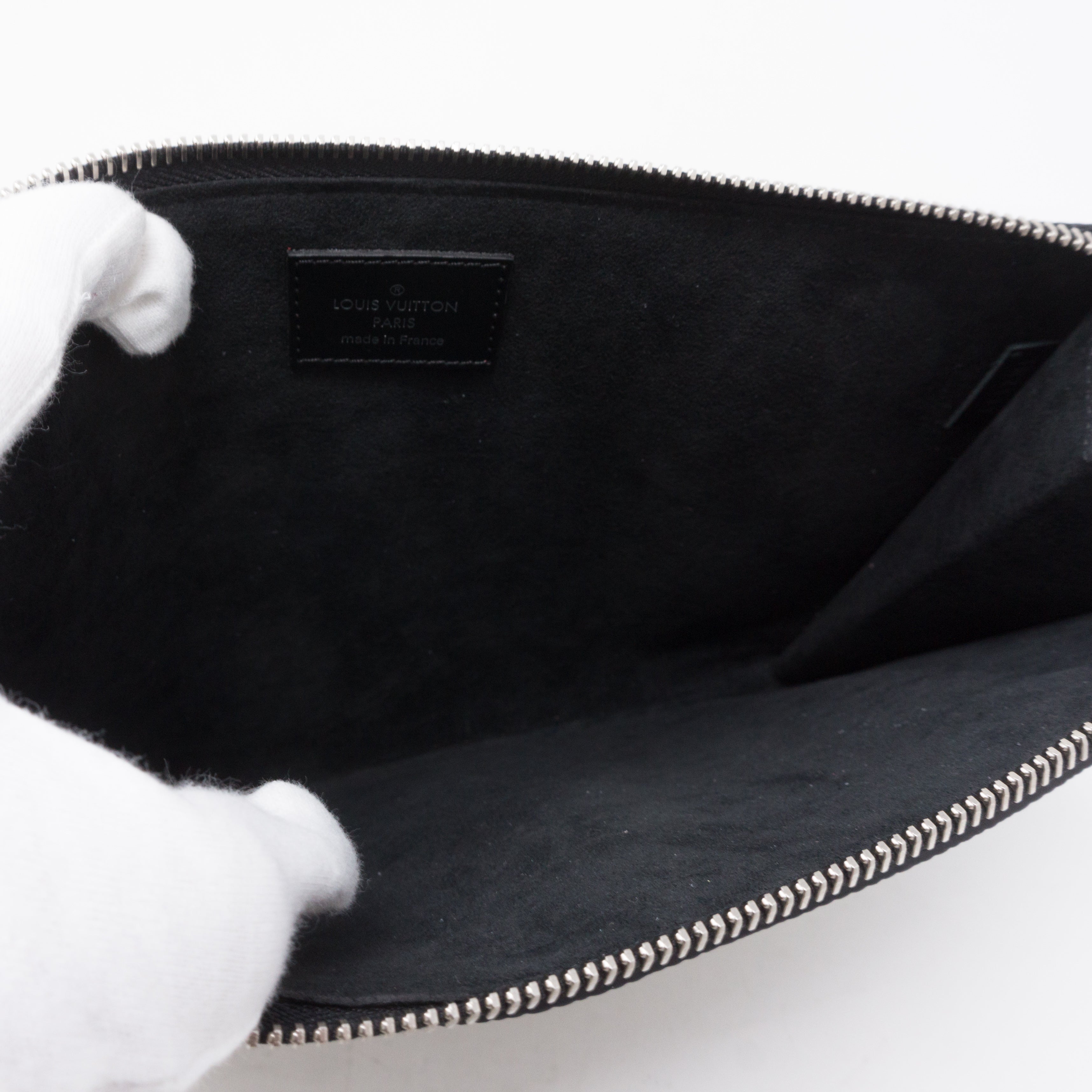 Essentials V Pochette Platine Epi Leather