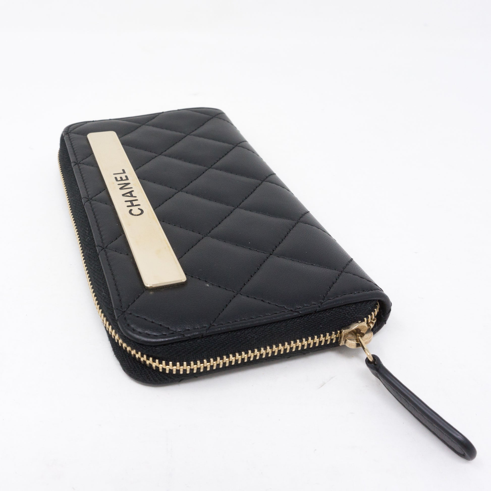 Chanel Small Black Quilted Lambskin Trendy CC Zipped Wallet