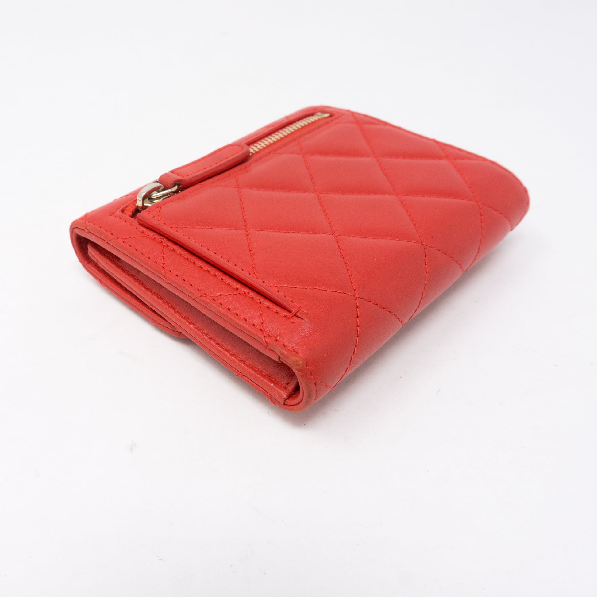 CHANEL Small Flap Wallet Red AP1789 Lambskin– GALLERY RARE Global Online  Store