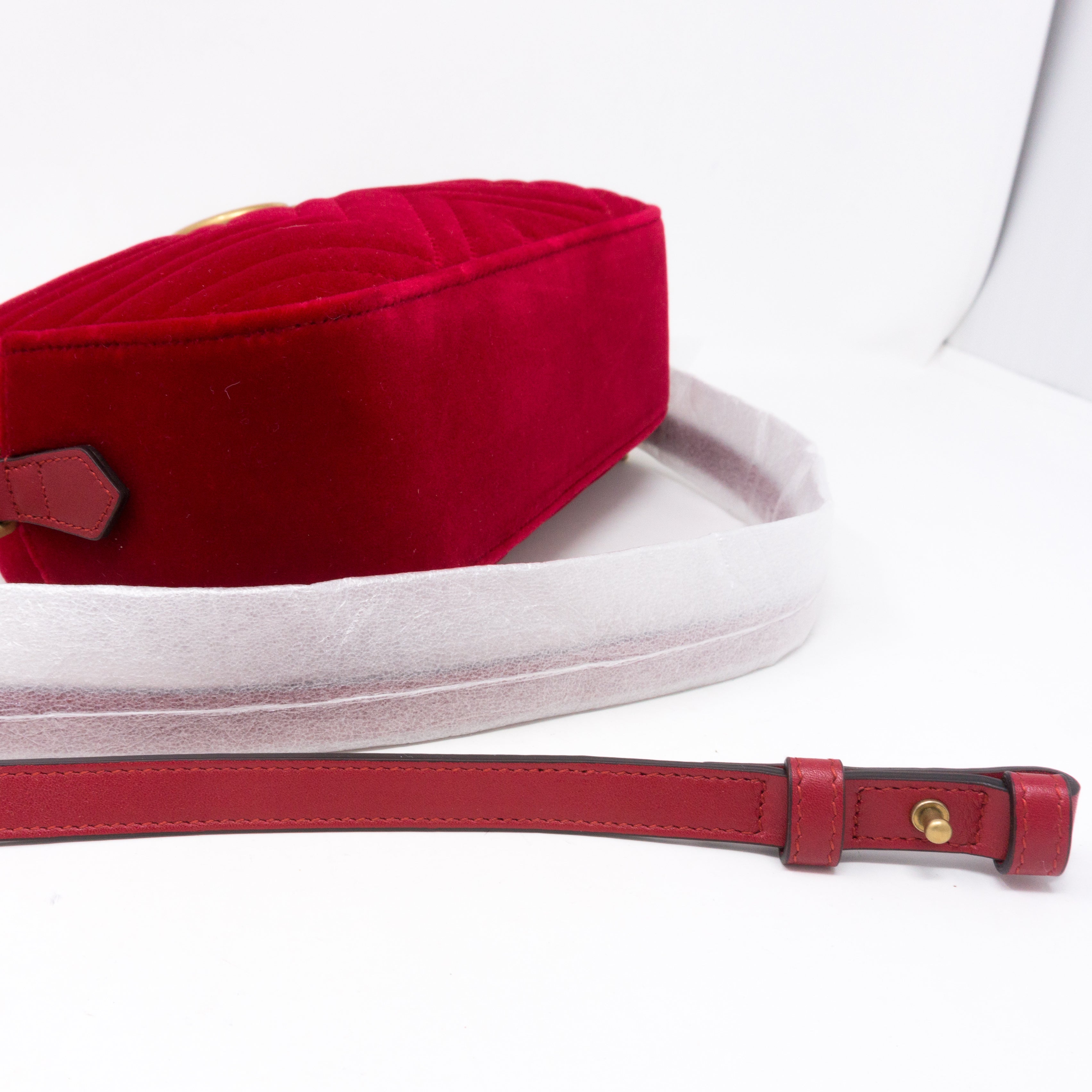 GG Marmont Small Shoulder Bag Red Velvet