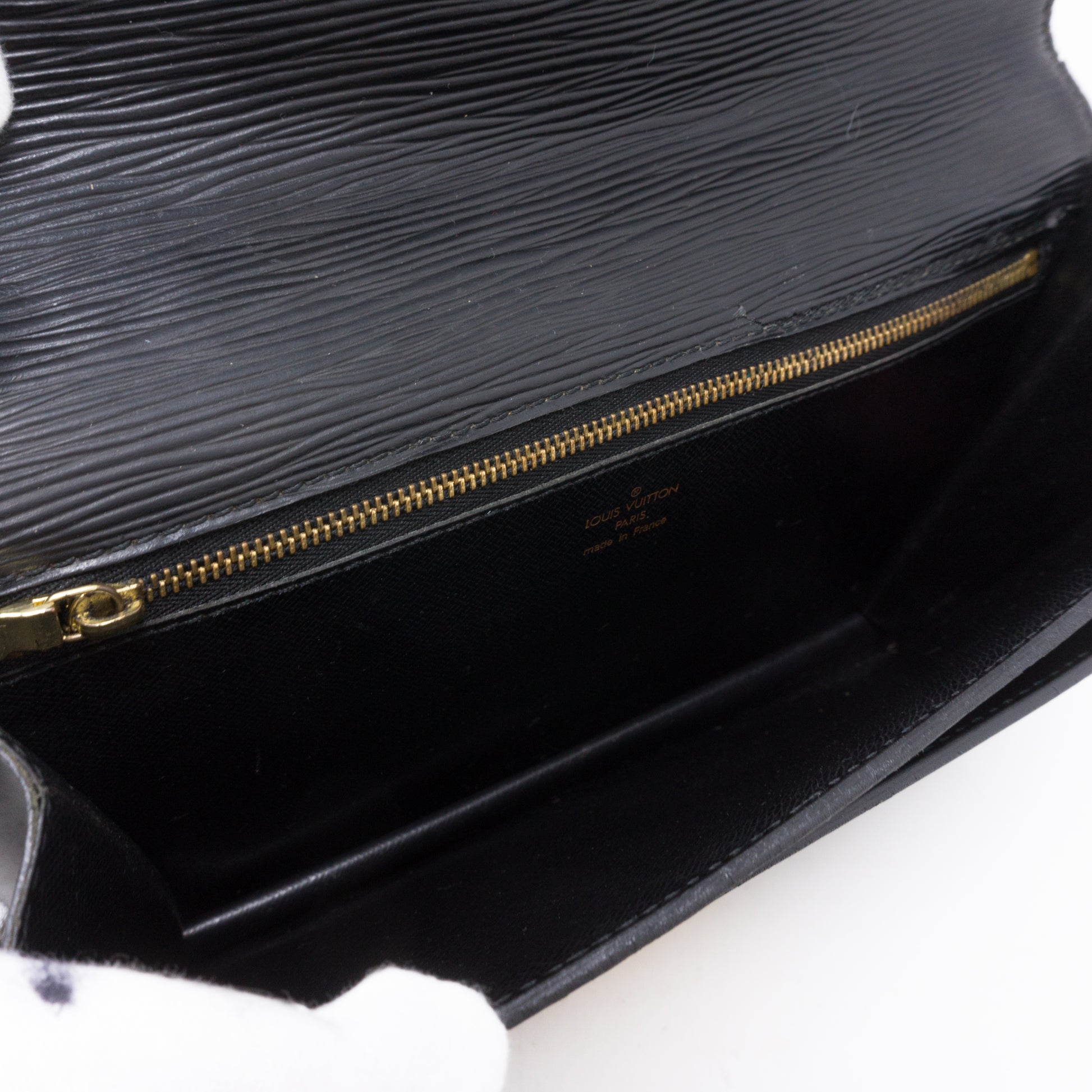 Trapèze leather clutch bag Louis Vuitton Black in Leather - 26451832