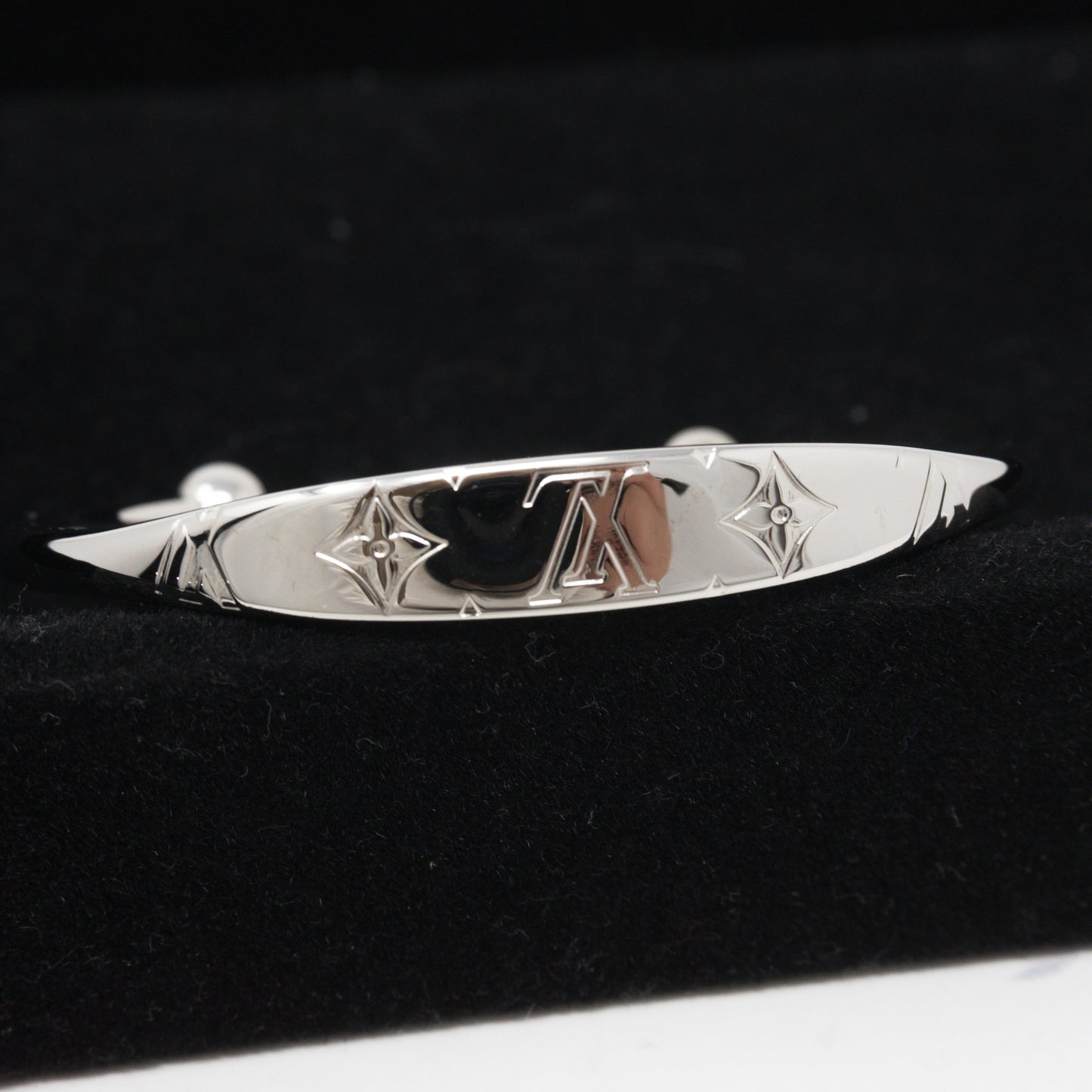 Louis Vuitton Monogram Jonc Cuff Bracelet Metal Silver 18991425