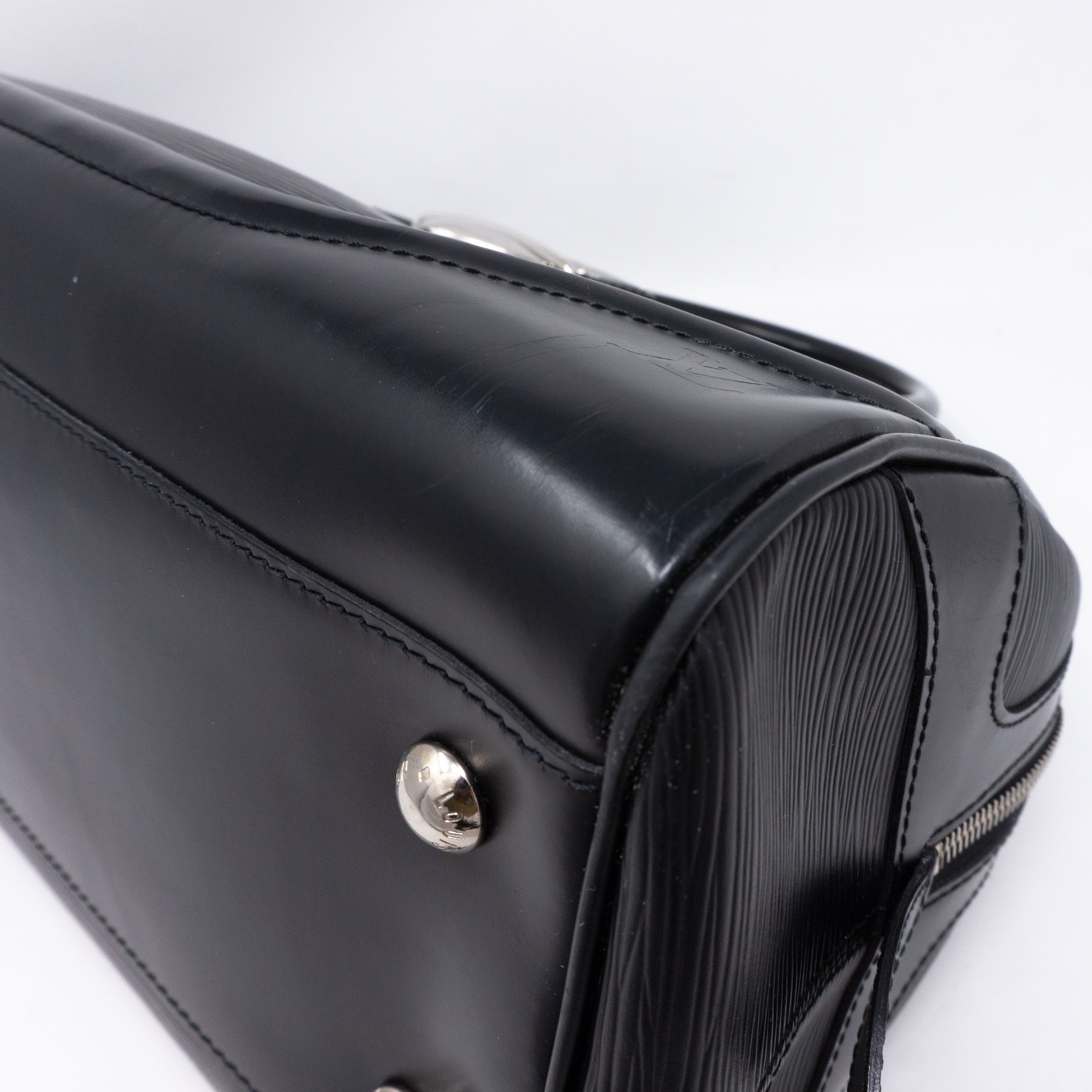 Montaigne Bowling GM Black Epi Leather