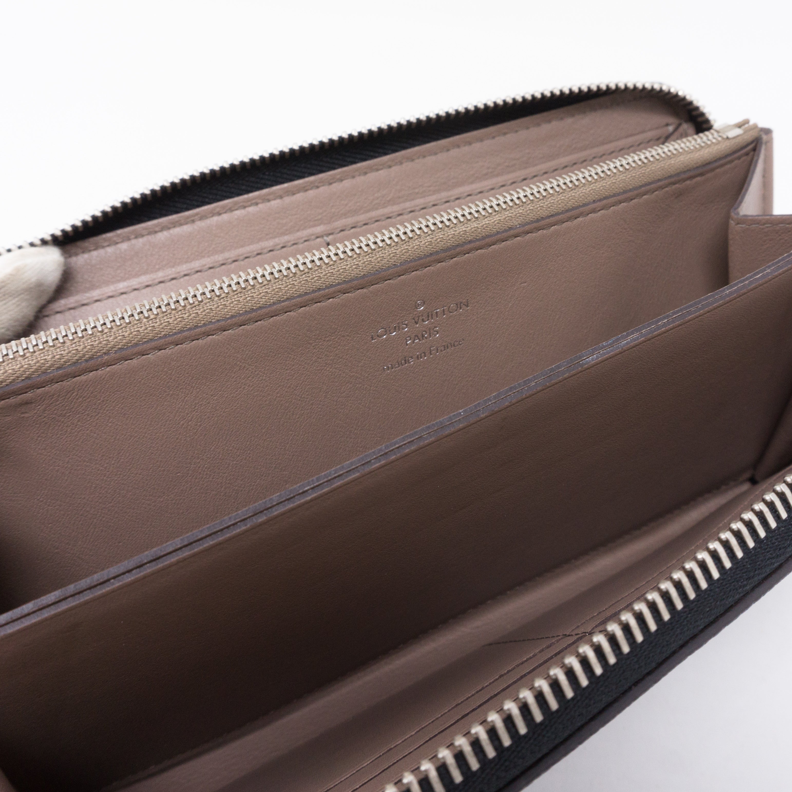 Comete Wallet Noir Veau Cachemire
