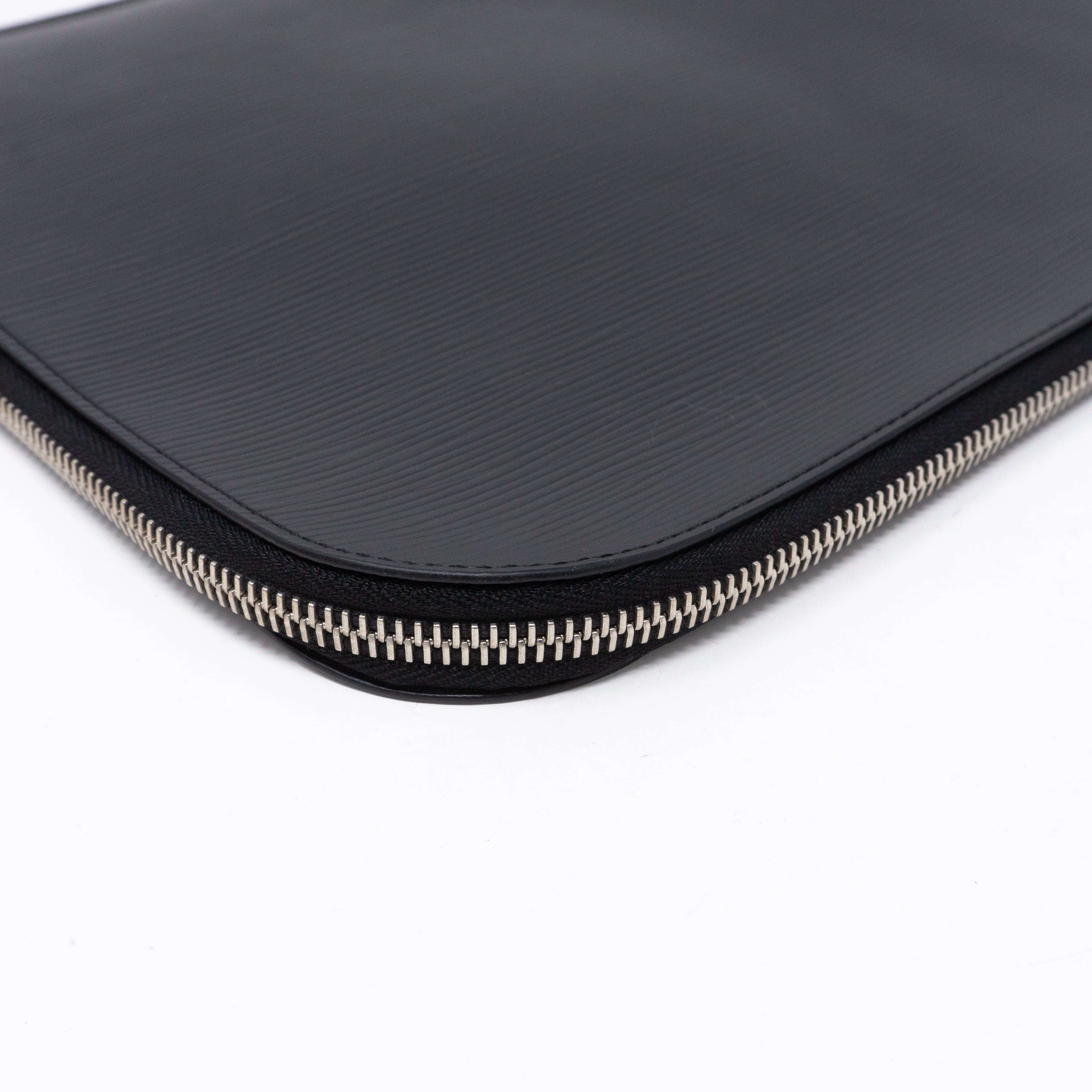 Pochette Jour GM Black Epi Leather