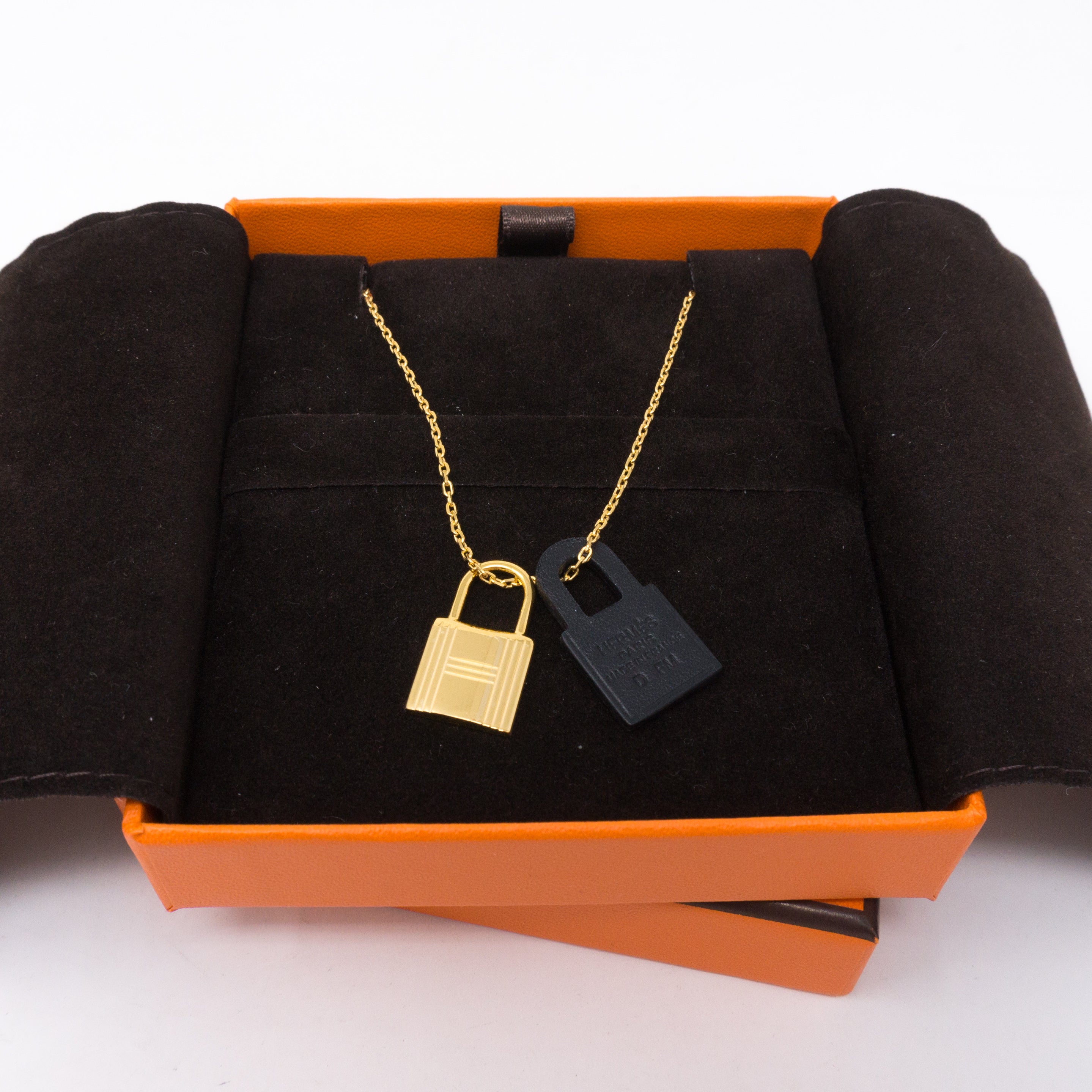 O'Kelly Pendant Gold Black