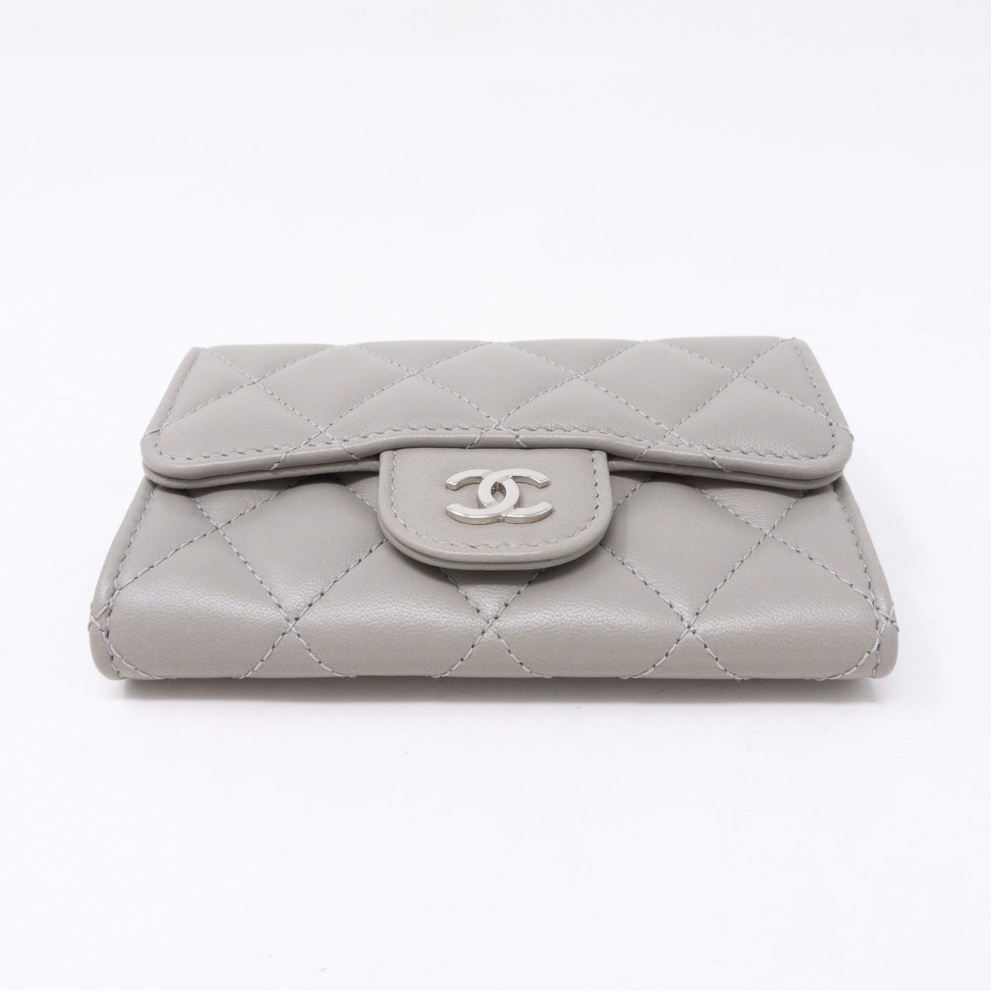 Classic Flap Card Case Gray Lambskin