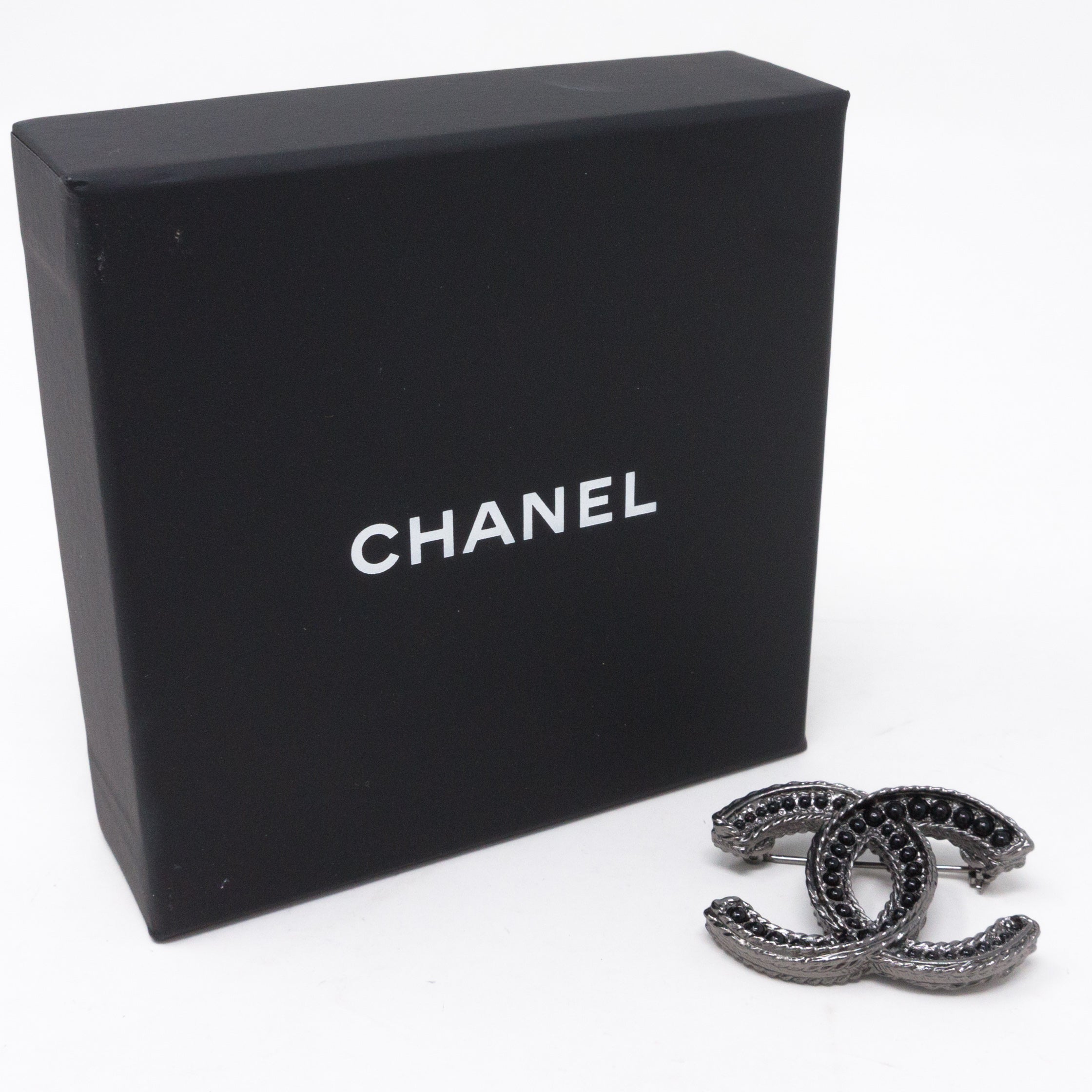 CC Brooch Black Pearl Ruthenium