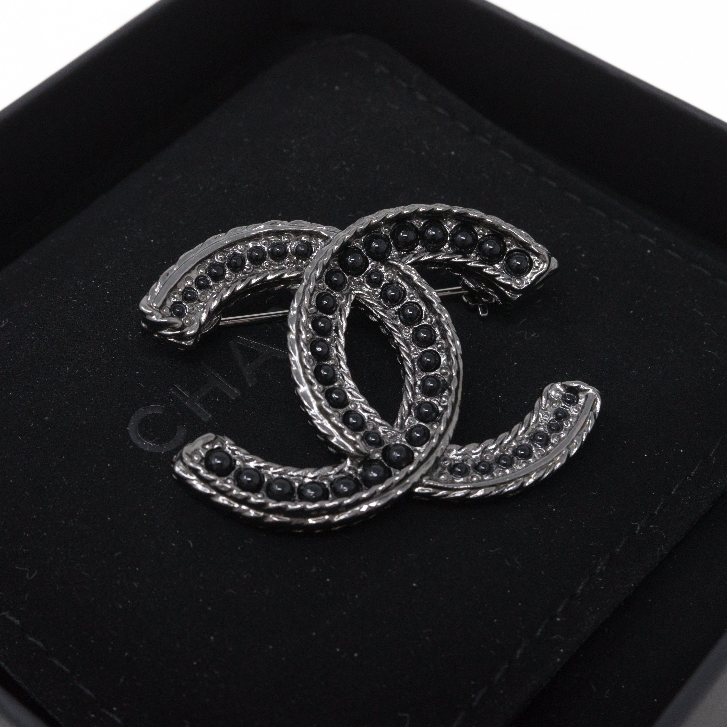 CC Brooch Black Pearl Ruthenium