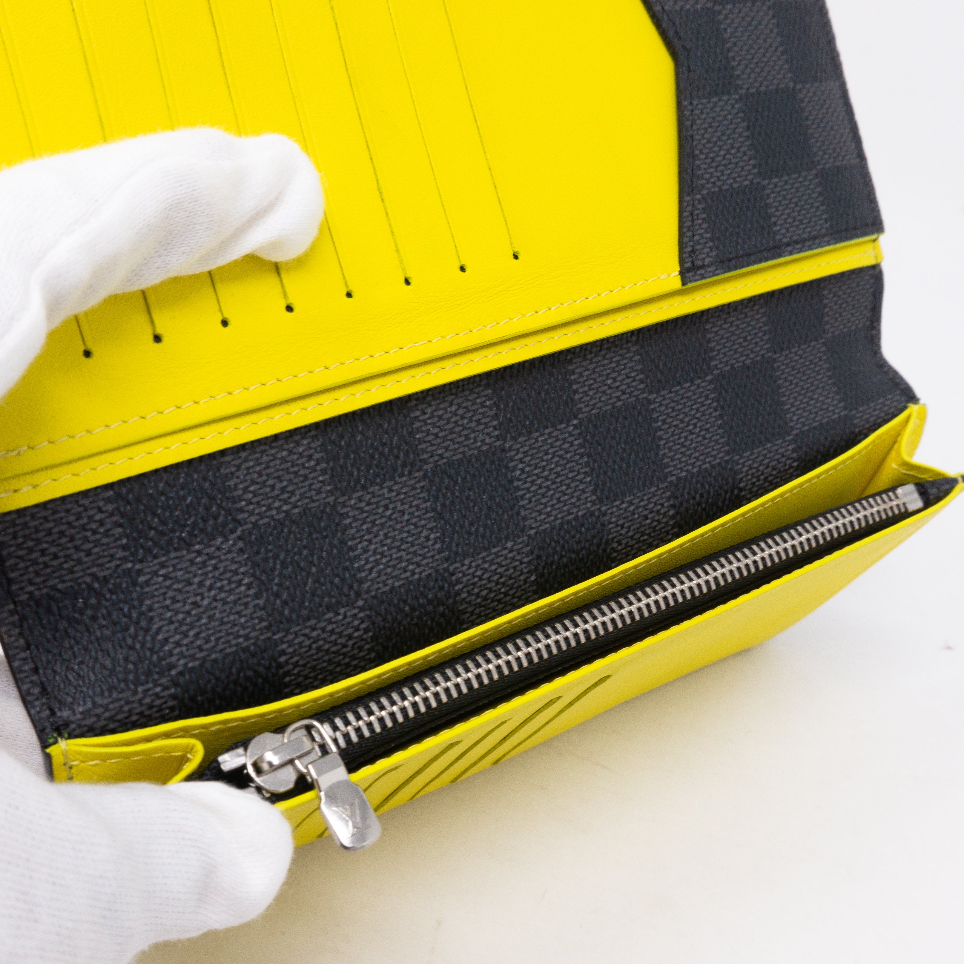 Brazza Wallet Damier Graphite Yellow Stripe