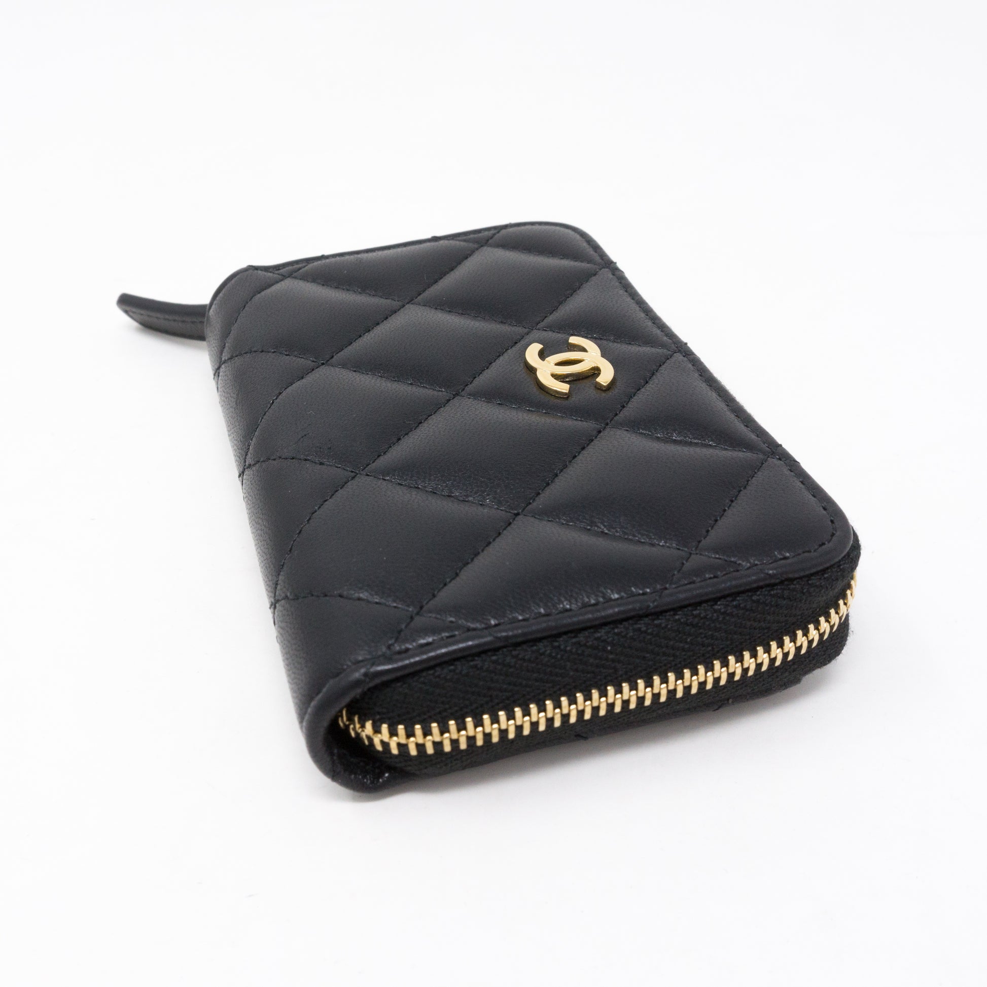 Chanel Classic Zipped Coin Purse - Review and What Fits Inside 