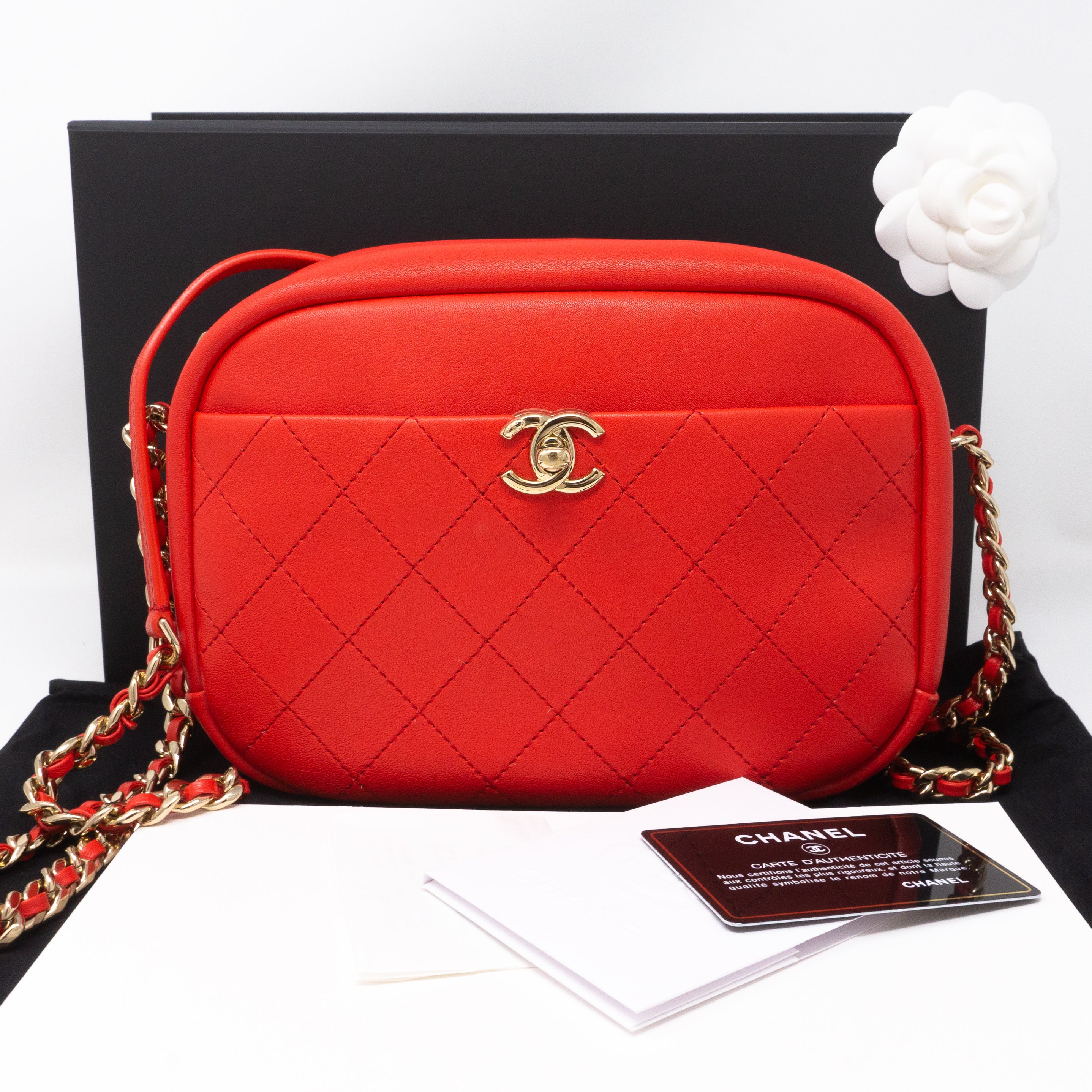 Leather travel bag Chanel Red in Leather - 24765590