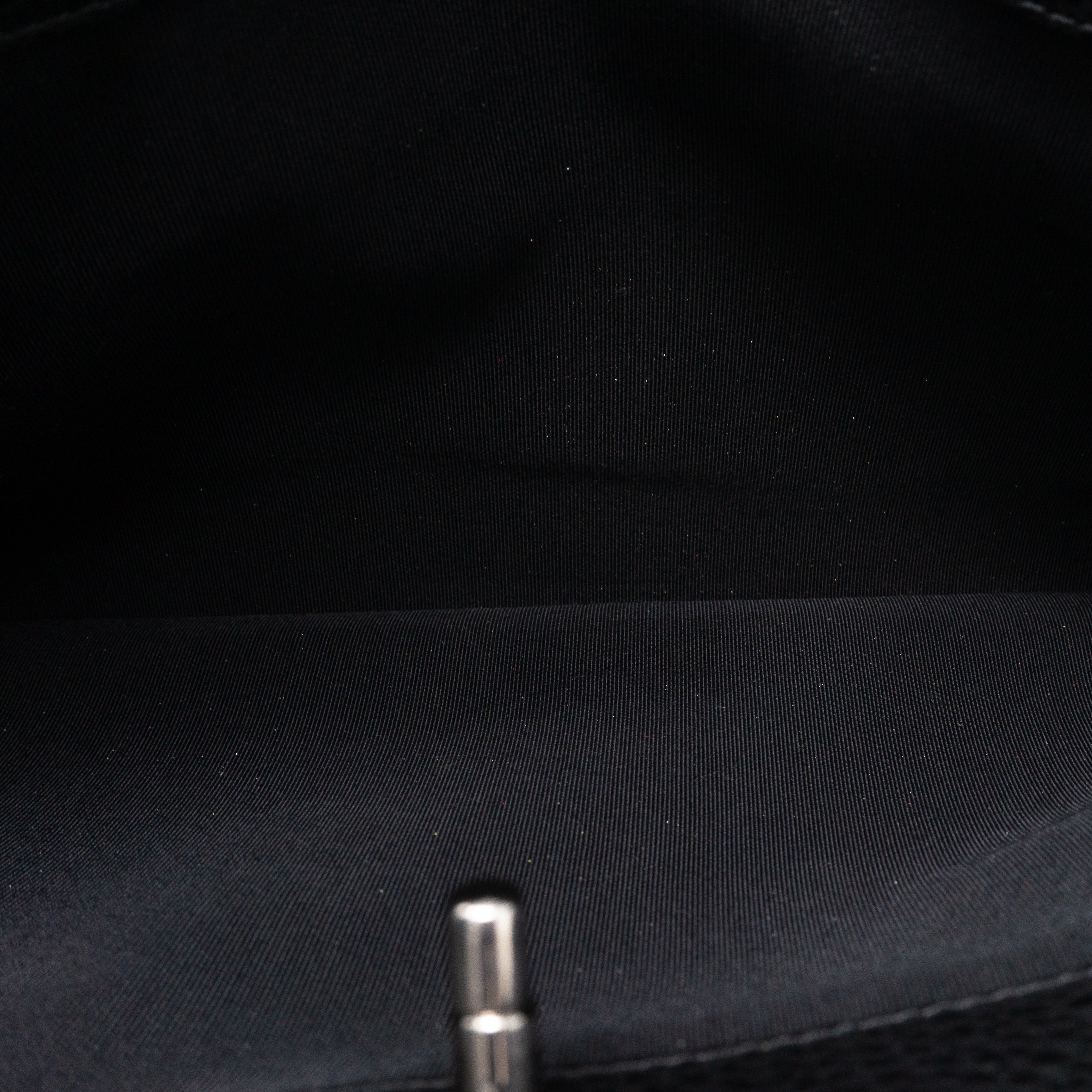 Executive Cerf Tote Black Leather Silver