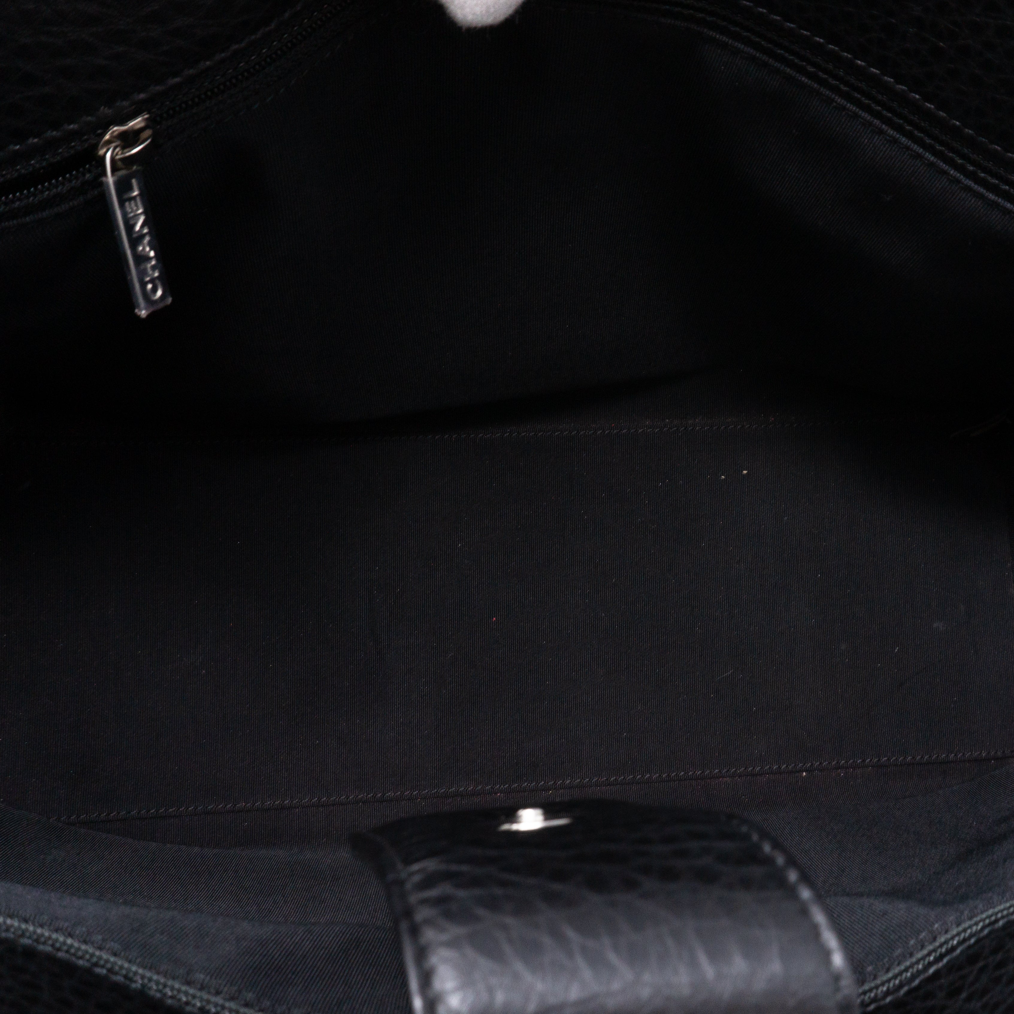 Executive Cerf Tote Black Leather Silver