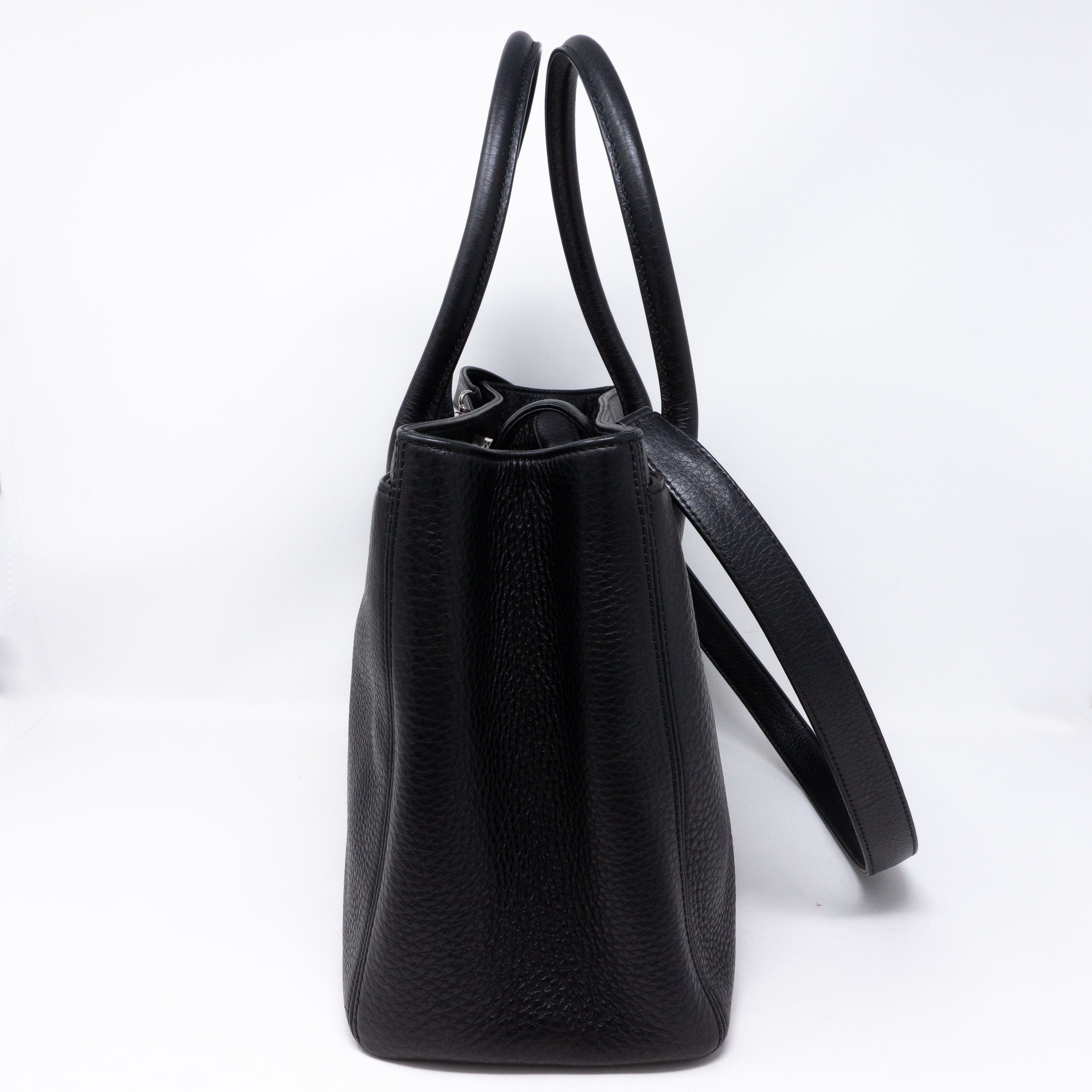 Executive Cerf Tote Black Leather Silver