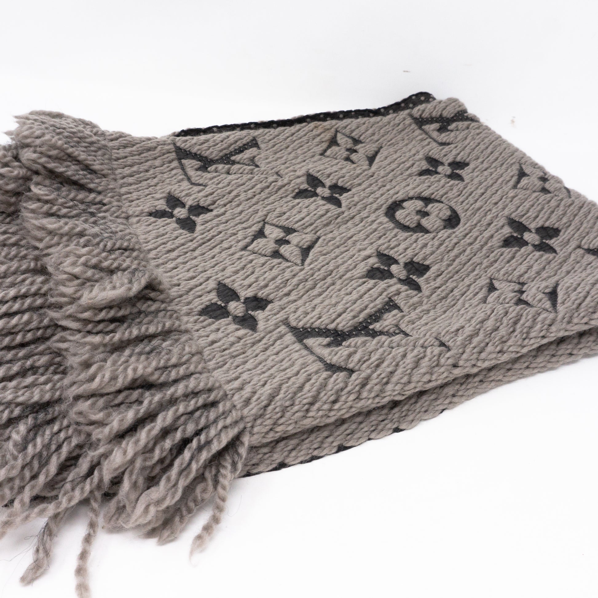 Louis Vuitton logomania scarf Grey Silk Wool ref.237831 - Joli Closet