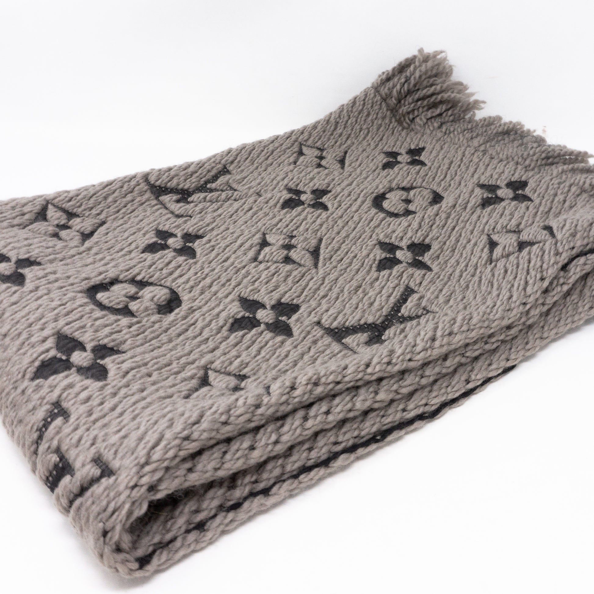 Logomania cashmere scarf Louis Vuitton Grey in Cashmere - 32154604