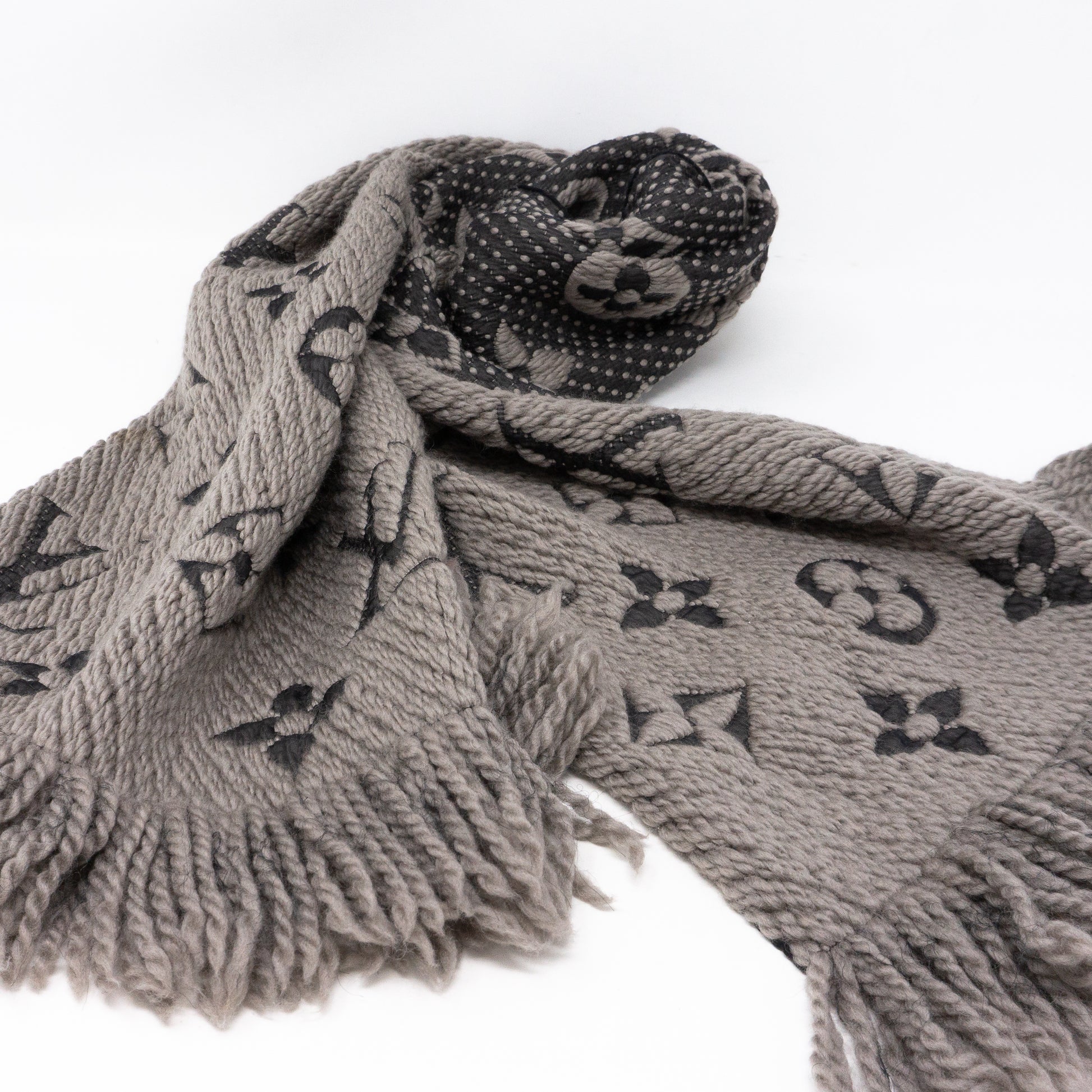 Louis Vuitton logomania scarf Grey Silk Wool ref.237831 - Joli Closet