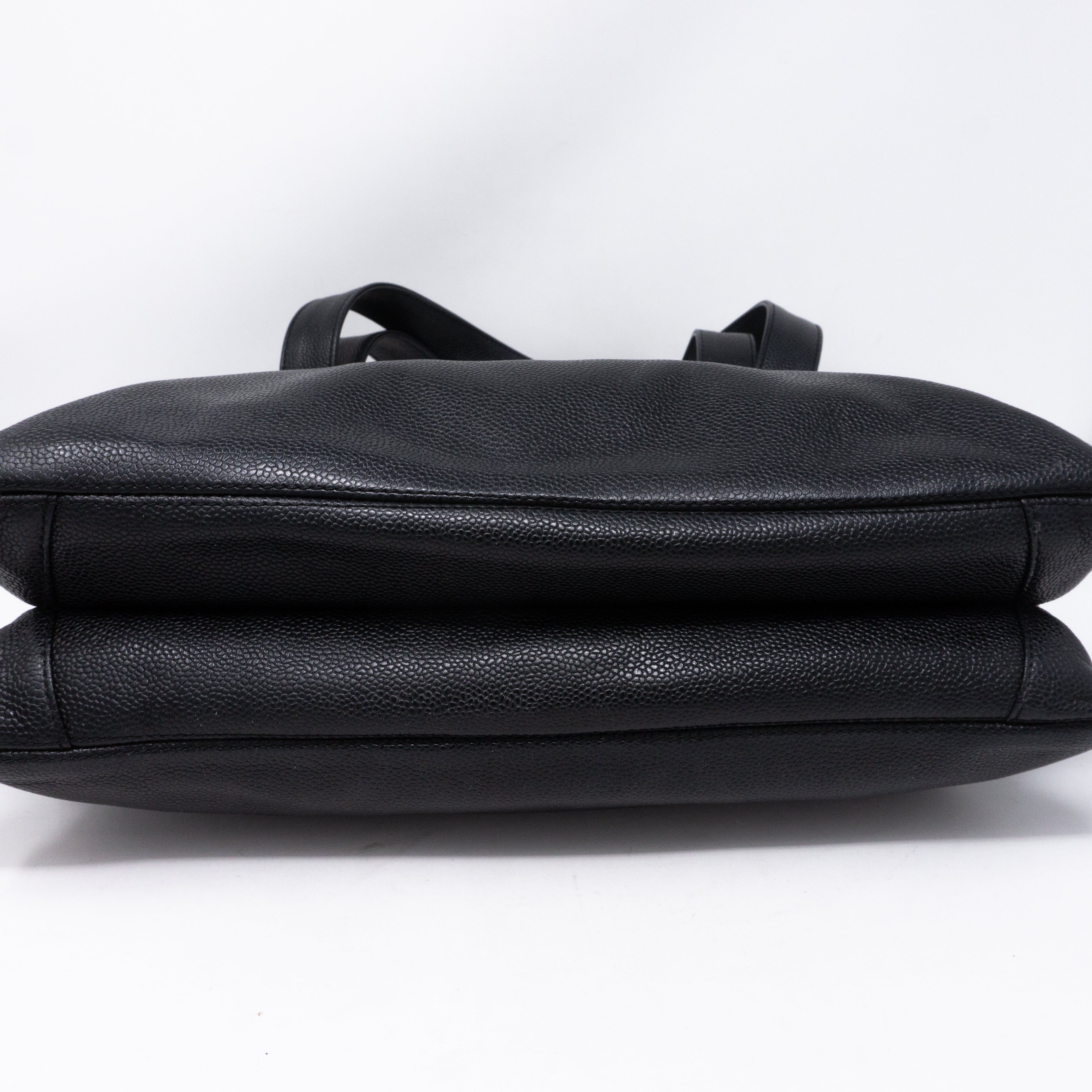 CC Shoulder Tote Black Caviar