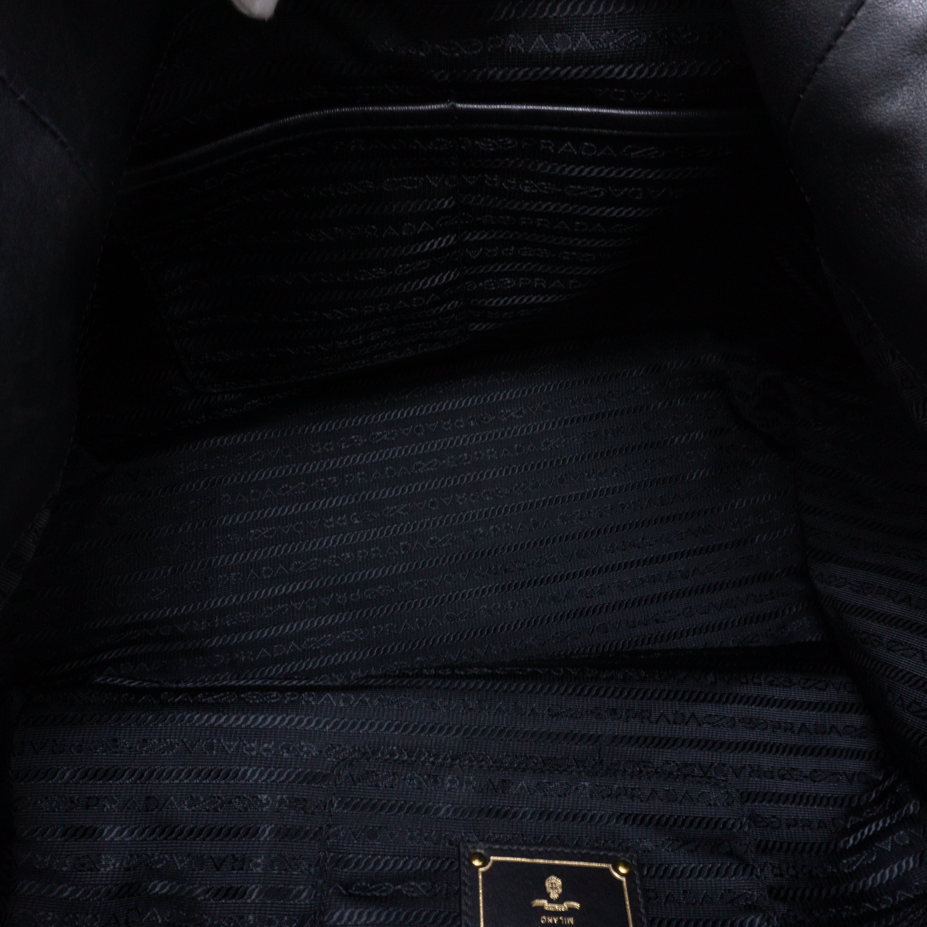 Soft Chain Tote Black Leather