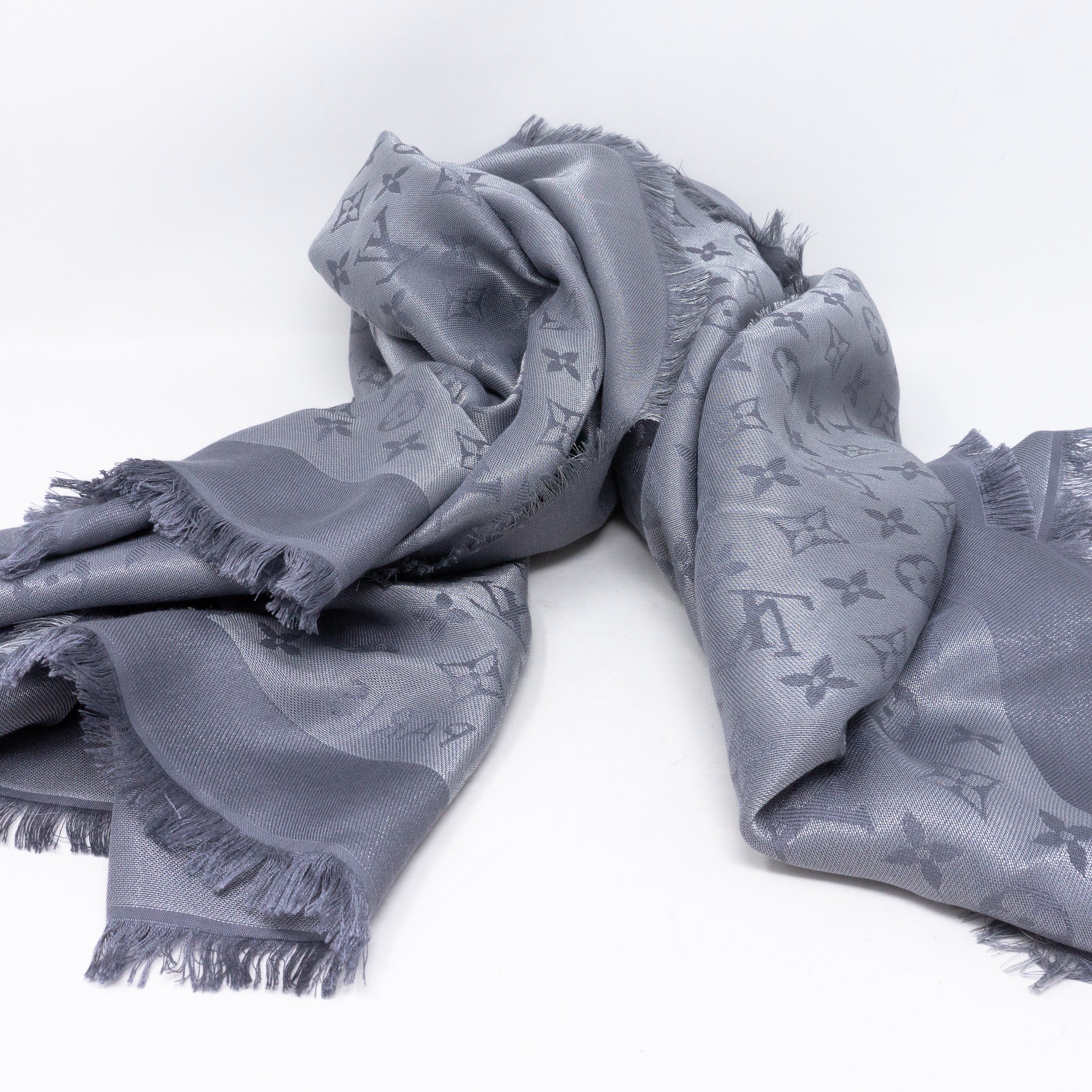 Monogram Shine Shawl Anthracite