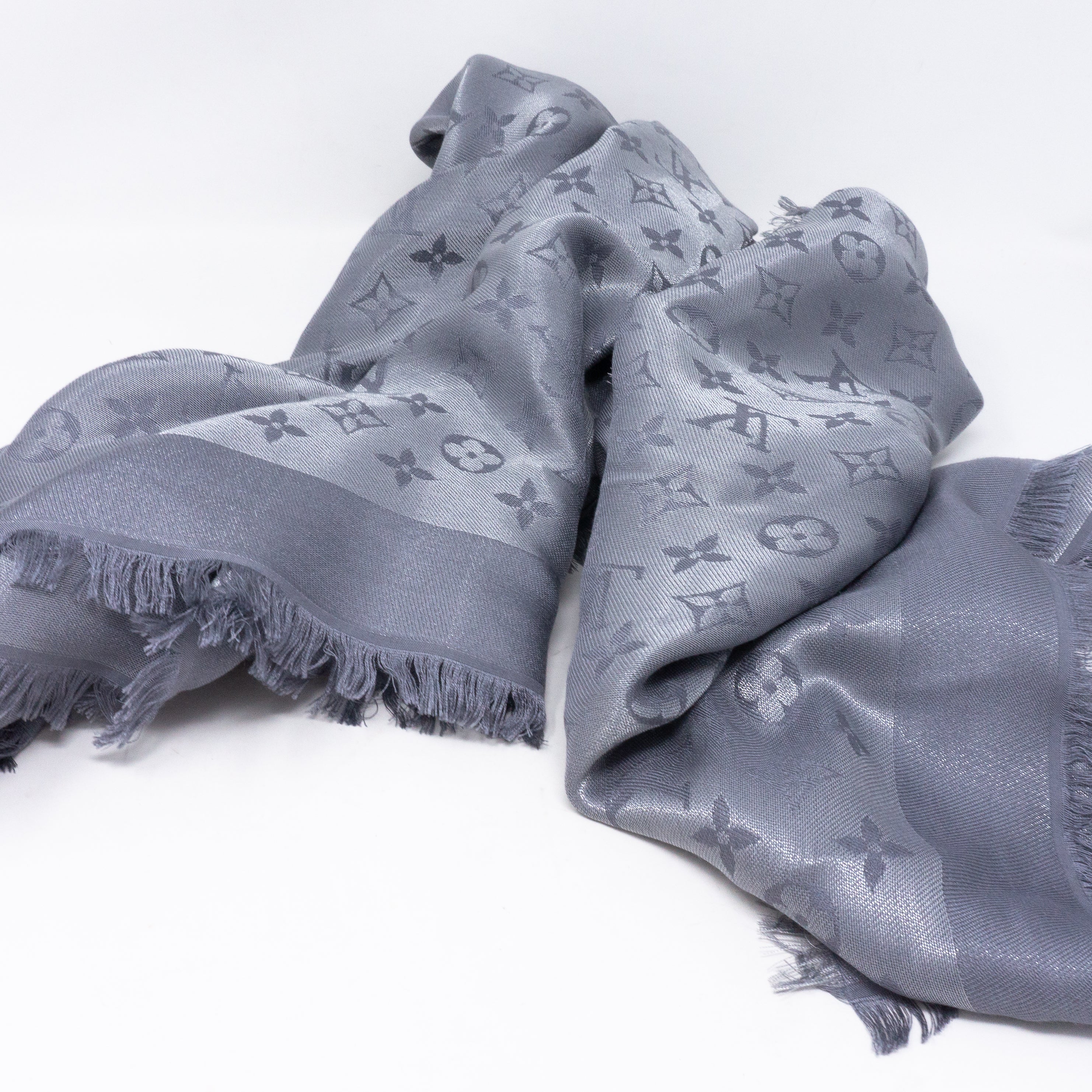 Monogram Shine Shawl Anthracite