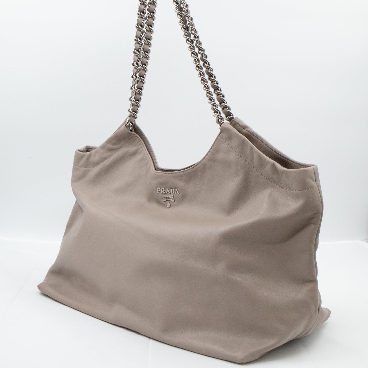 Soft Chain Tote Gray Leather