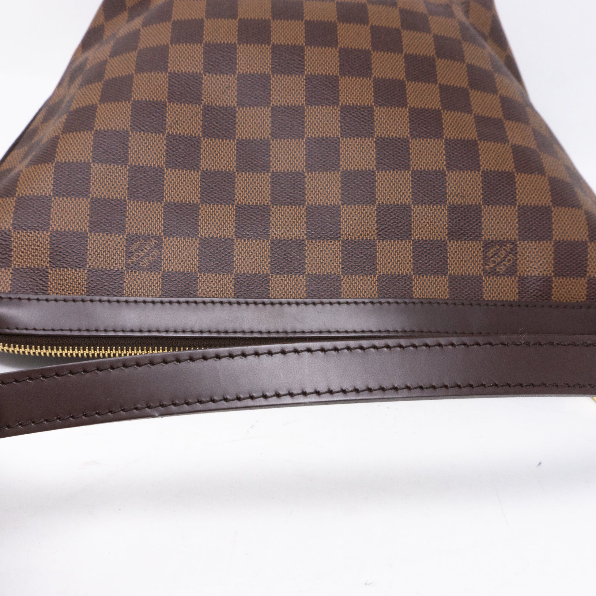 Authentic Louis Vuitton “duomo” in damier ebene! immaculate shape