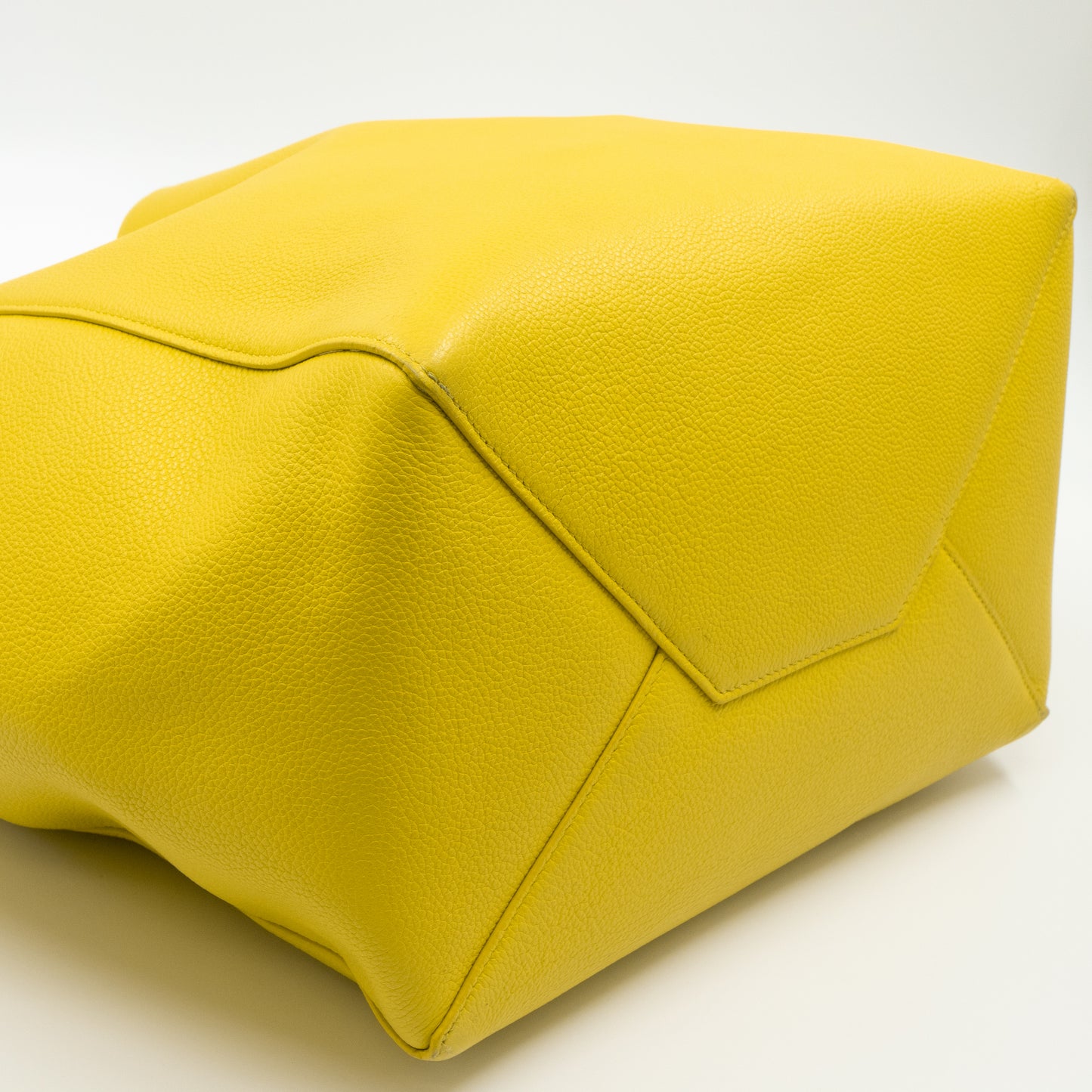 Cabas Phantom Tote Yellow Leather