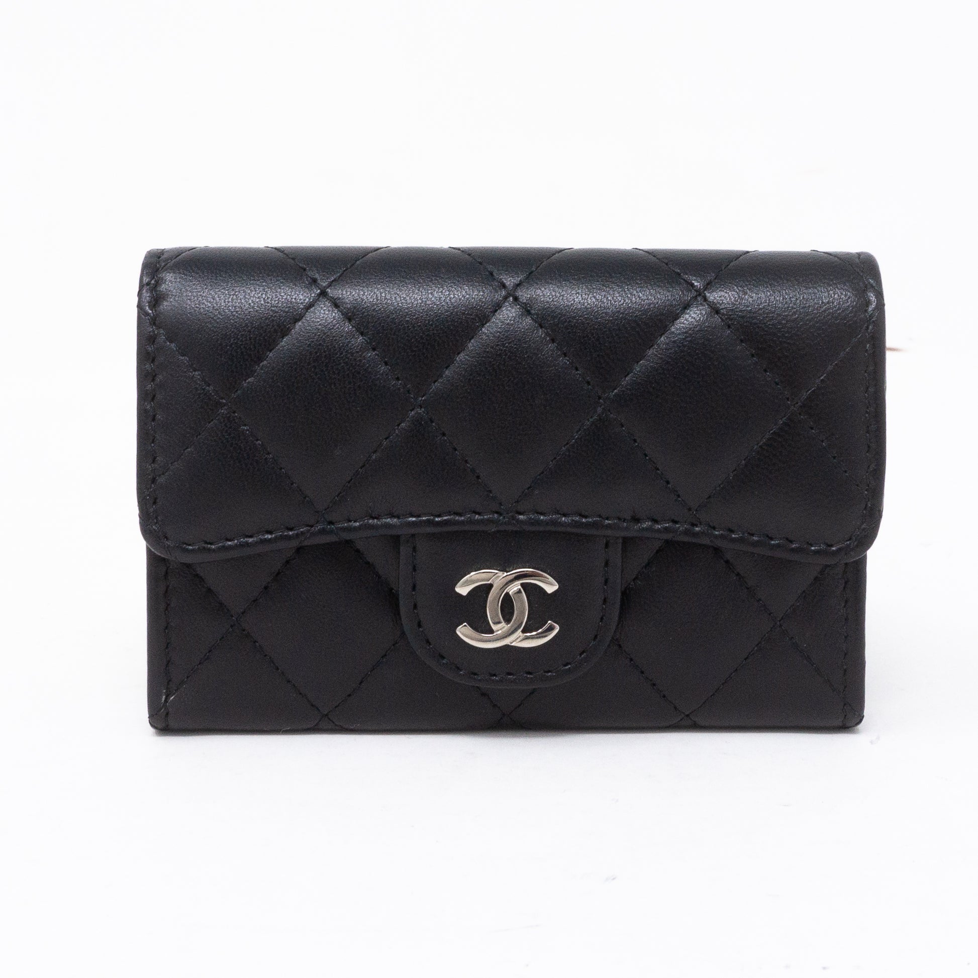 Chanel – Classic Flap Card Case Large Black Lambskin – Queen Station