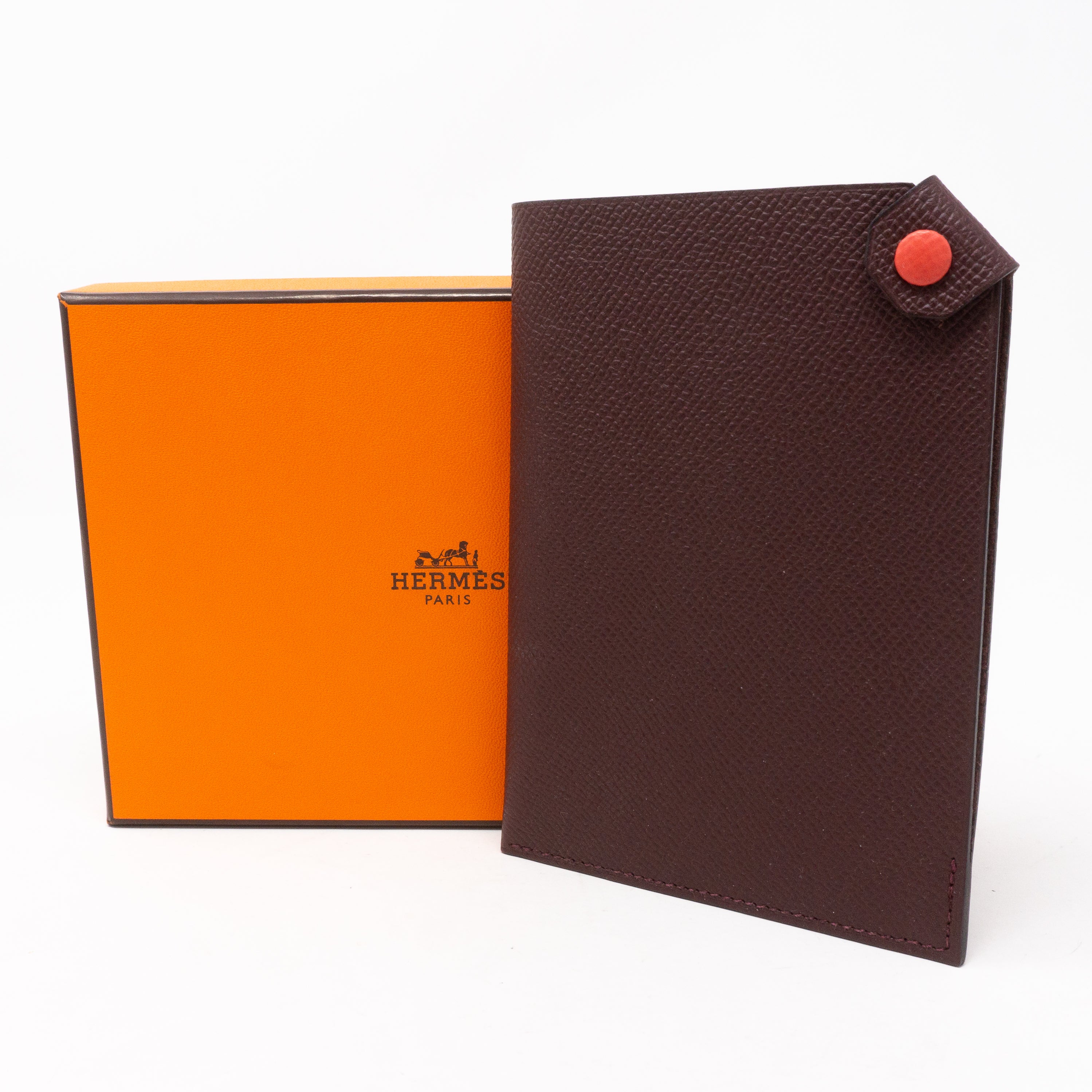 Tarmac Dot Passport Holder Bordeaux