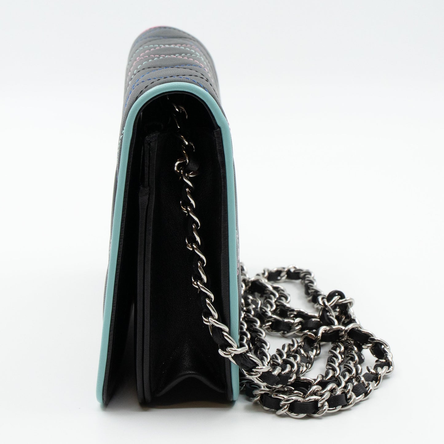 Classic Wallet On Chain Black Pastel Leather