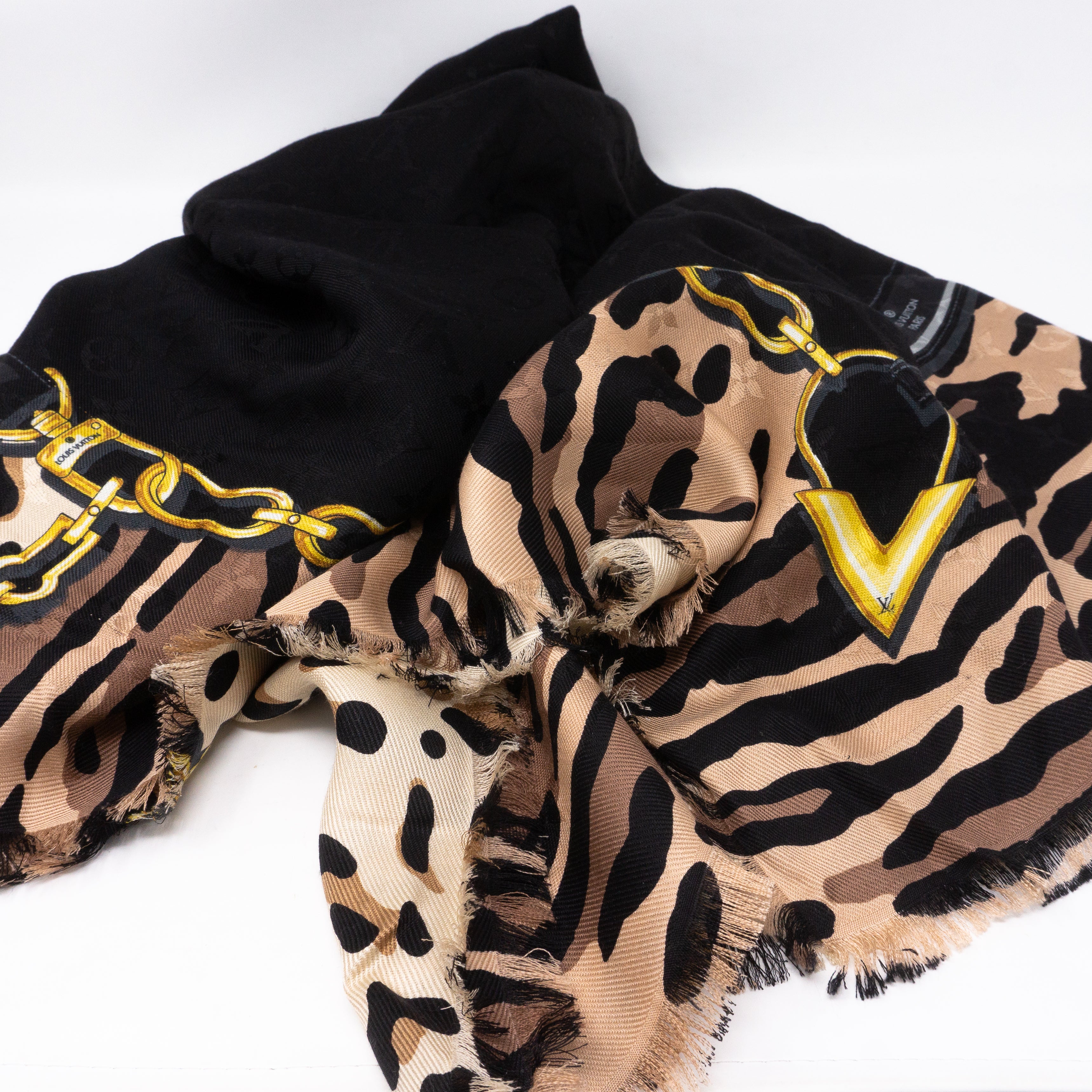 Monogram Shawl Leogram Black