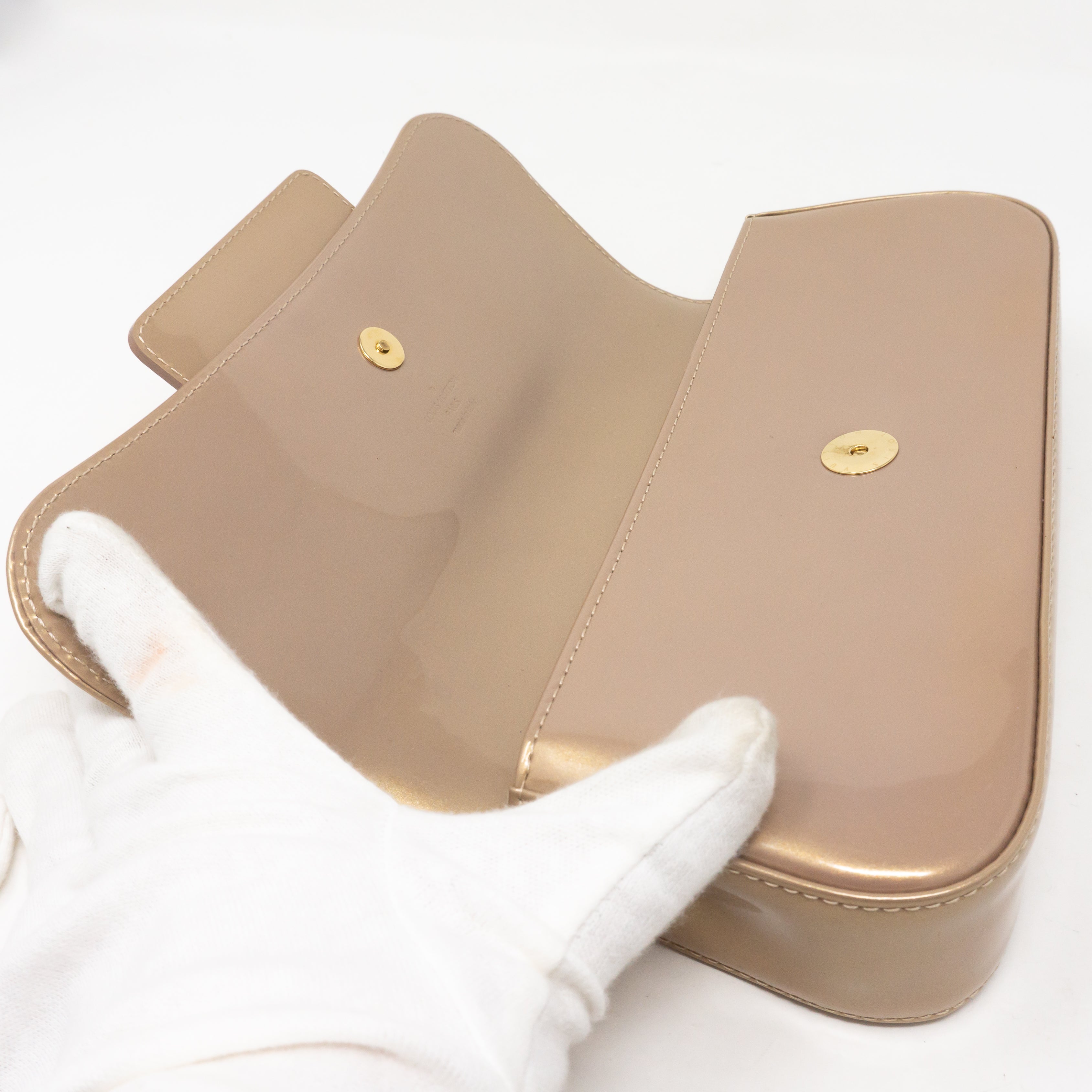 Pochette SoBe Vernis Beige Poudre