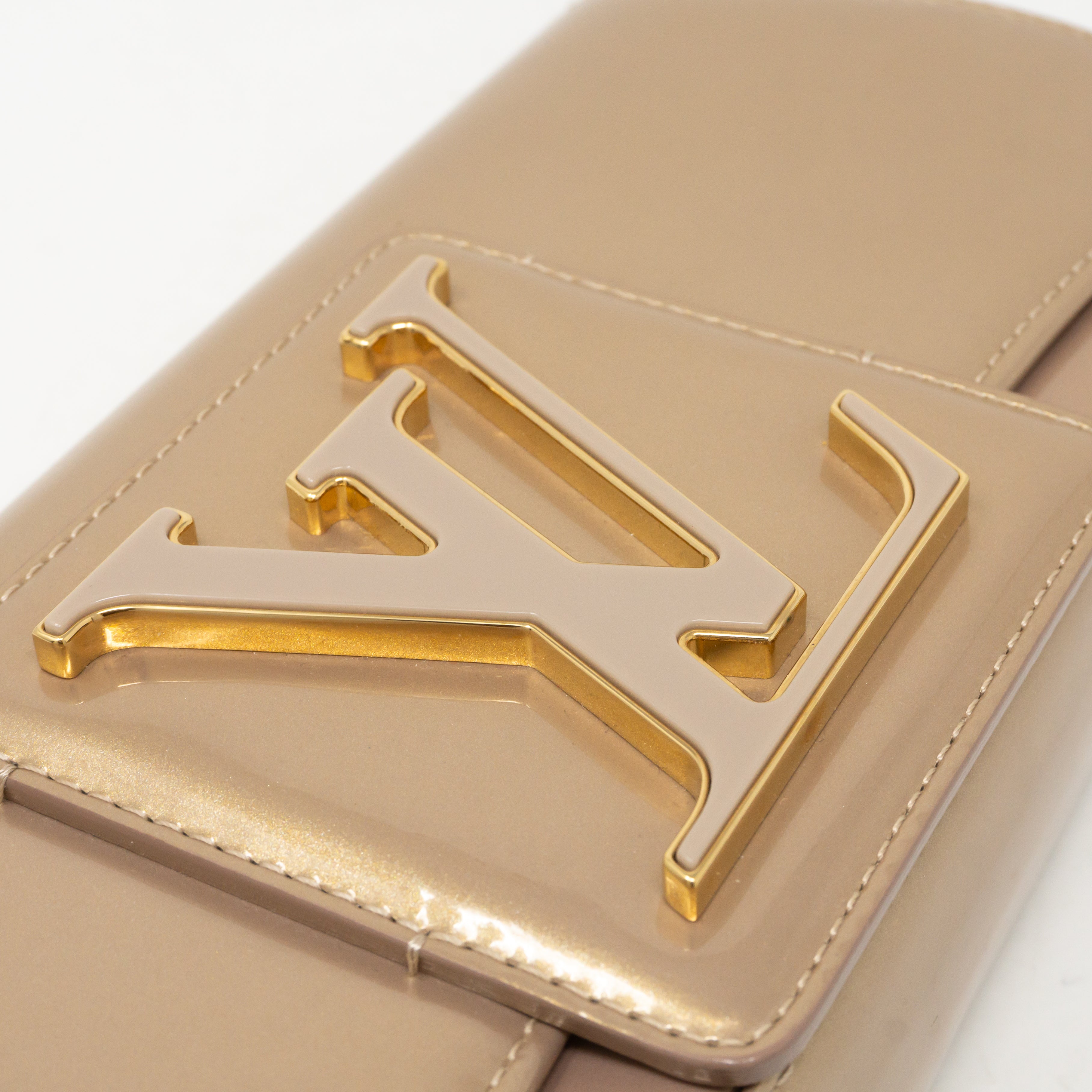 Pochette SoBe Vernis Beige Poudre