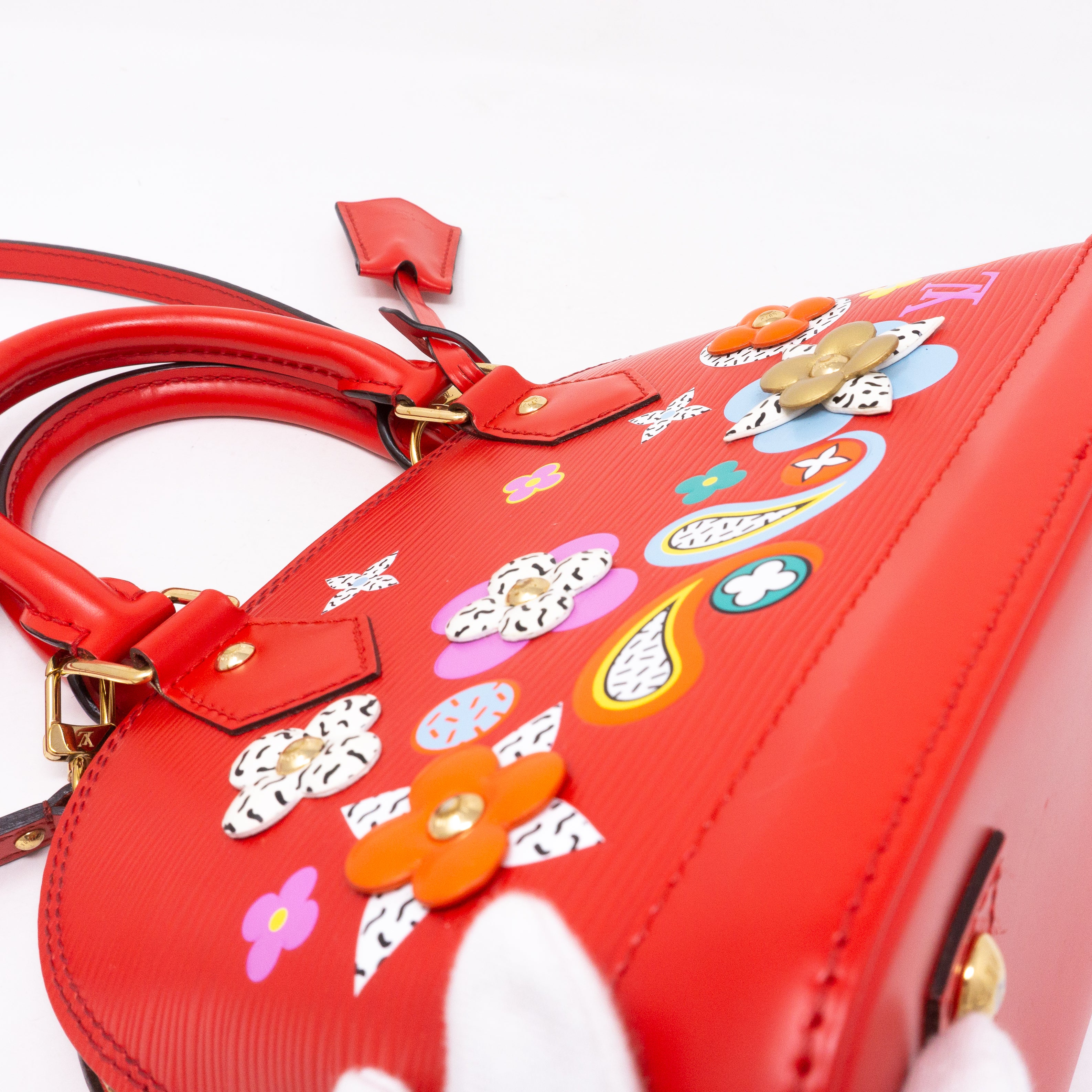 Alma BB Epi Red Blooming Flowers