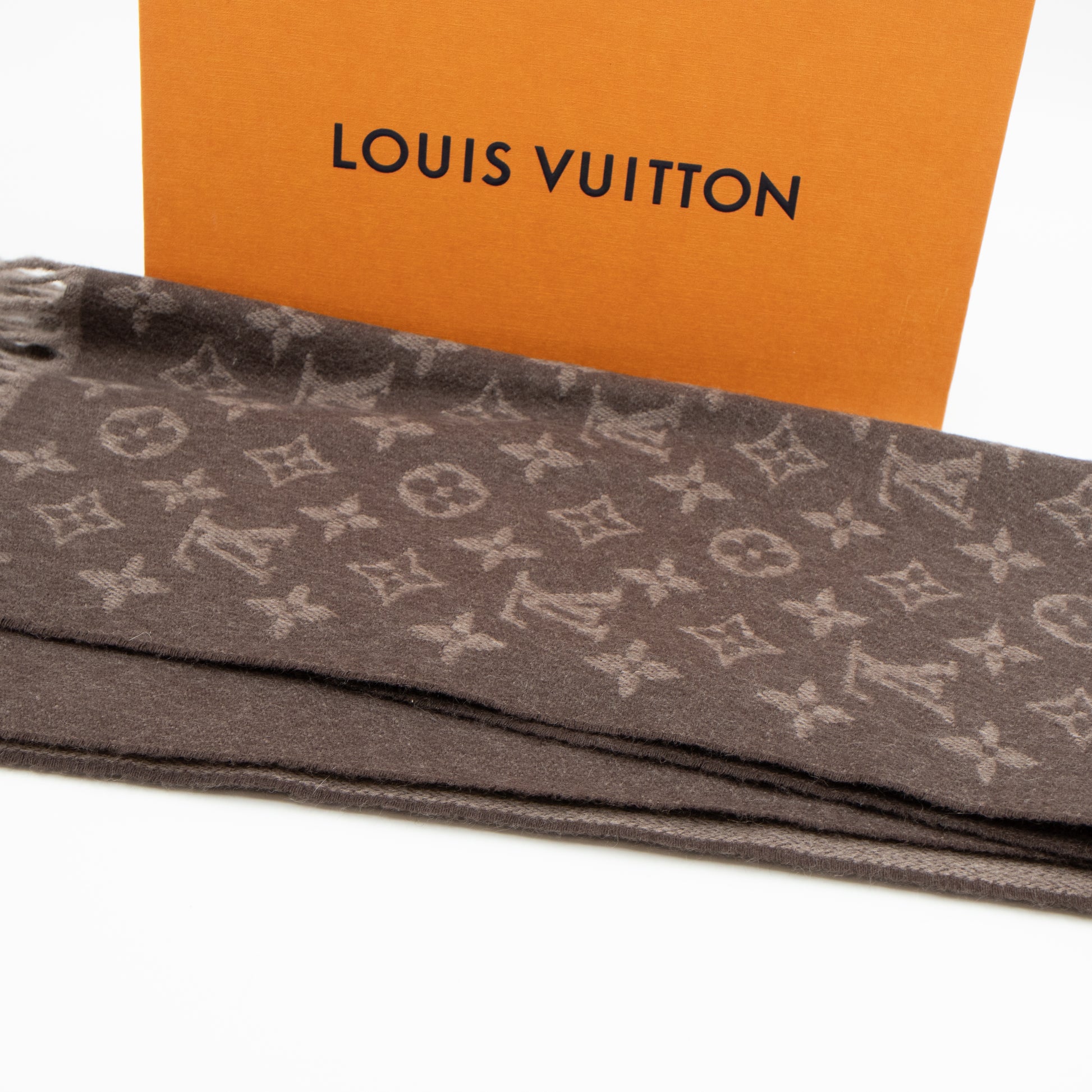 Louis Vuitton – Monogram Gradient Scarf Hazelnut – Queen Station