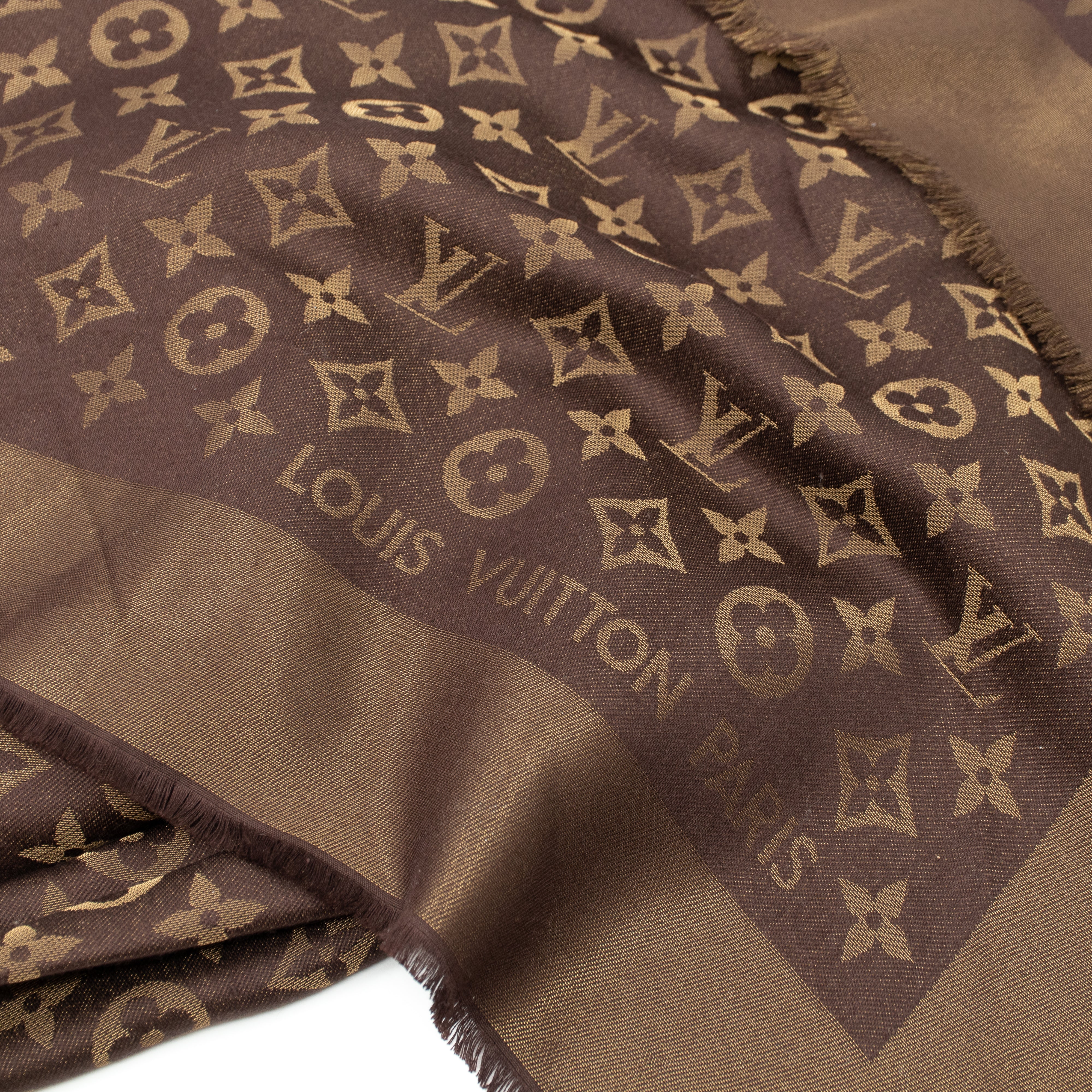 Monogram Shine Shawl Brown