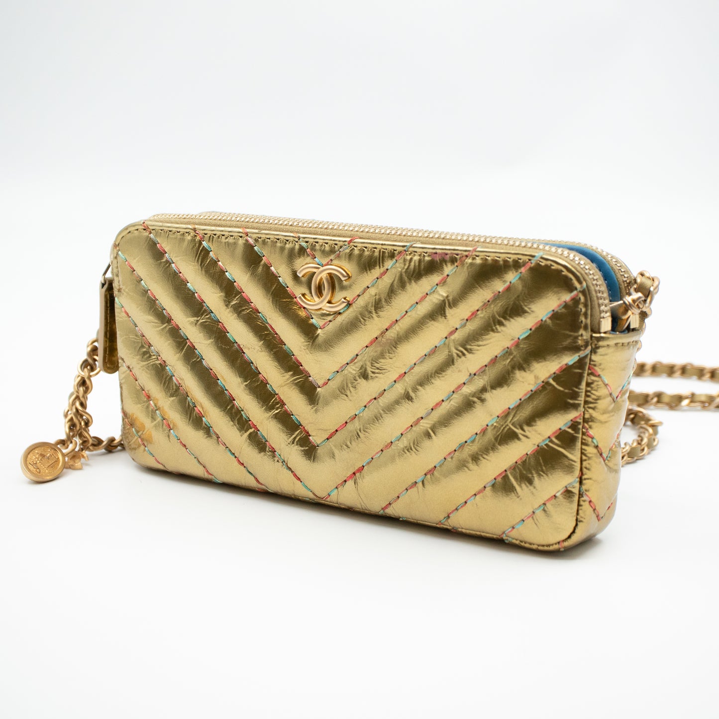 Clutch On Chain Metallic Leather Gold