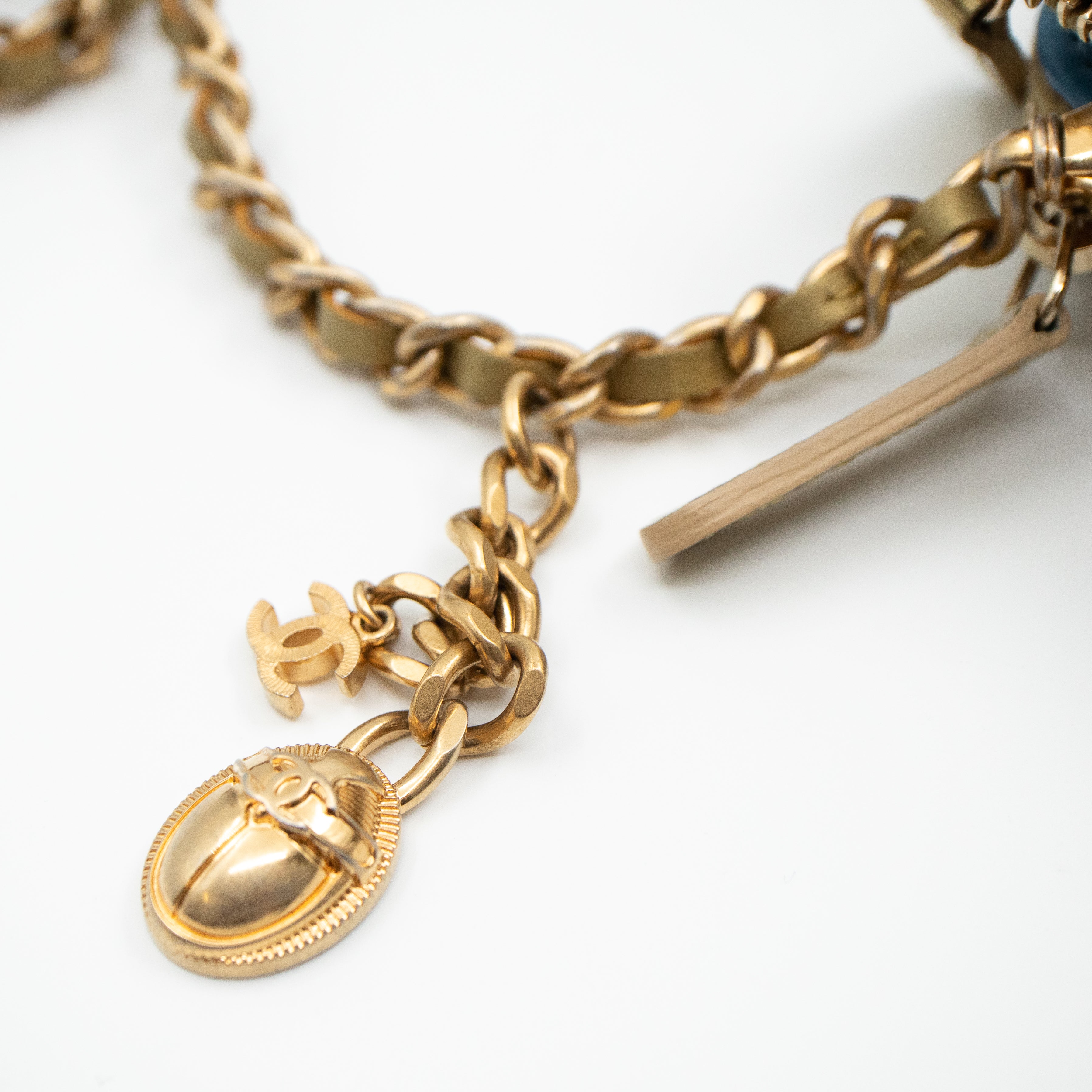 Clutch On Chain Metallic Leather Gold