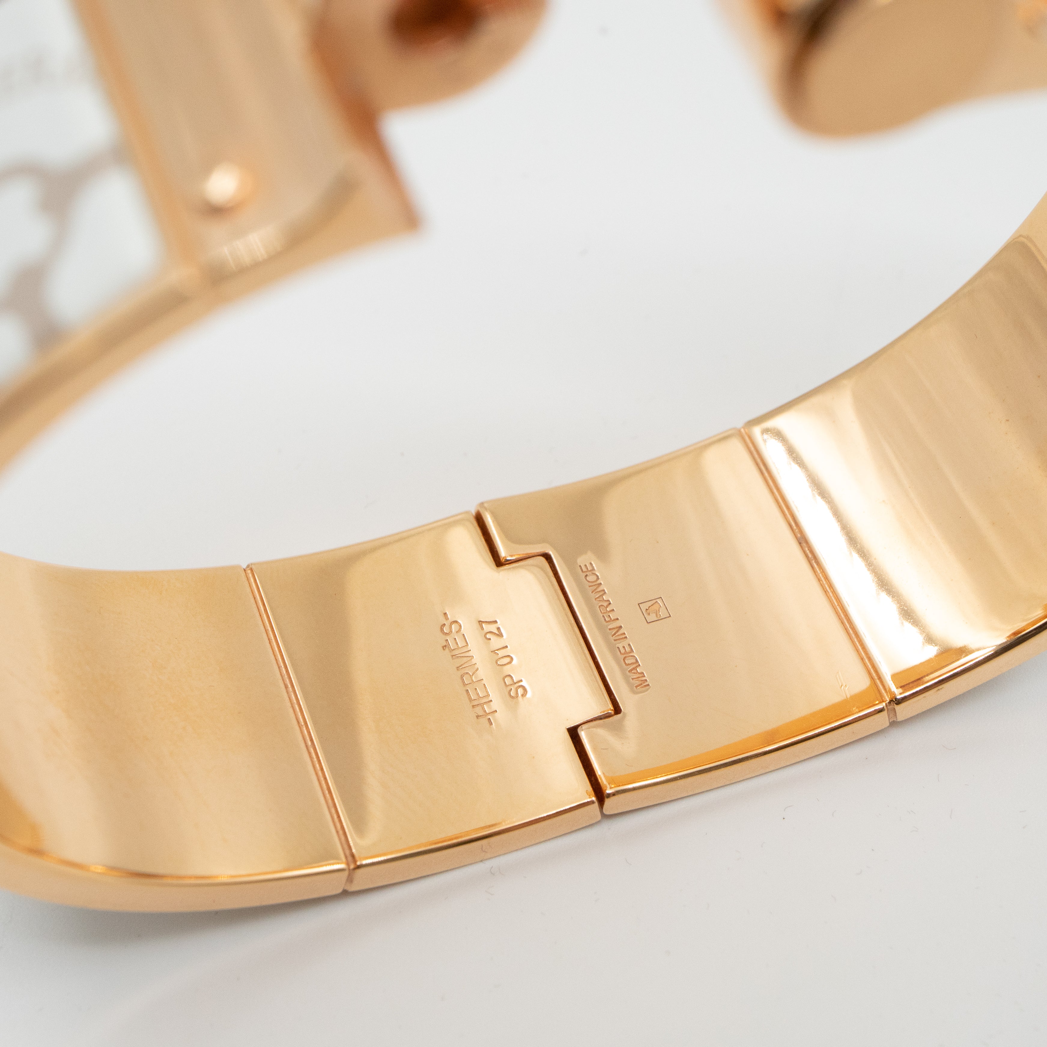 Hinged Bracelet White Rose Gold