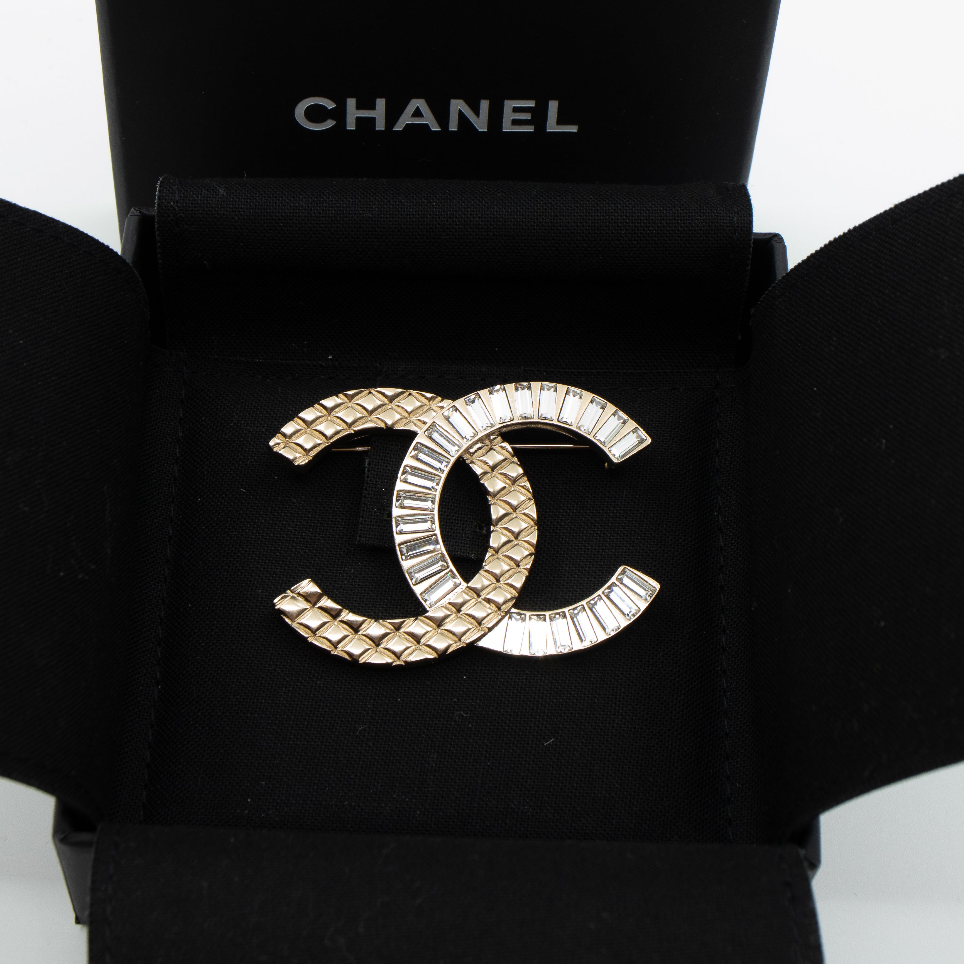 CC Brooch Crystal Light Gold